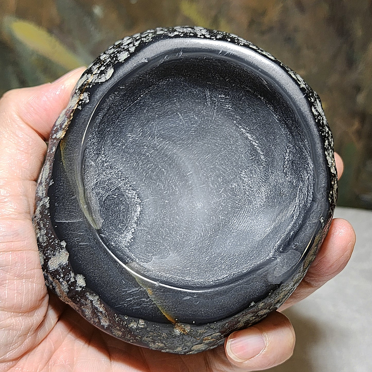 625 grams Natural Black Agate crystal bowl home/office decor ash tray [Natural Crystal] 天然黑玛瑙水晶碗家居辦工室小摆设烟灰缸