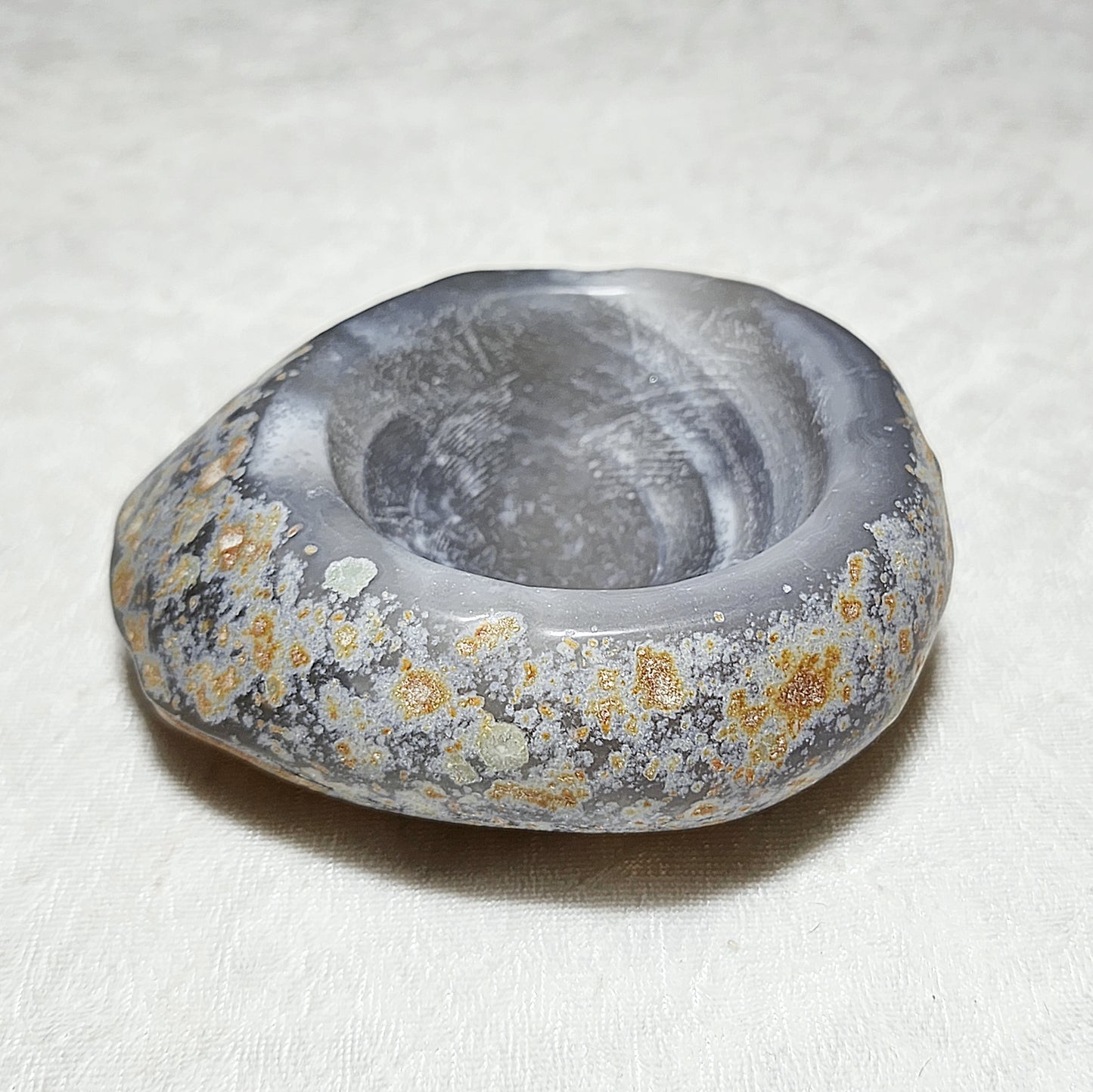 423 grams Natural Agate crystal bowl home/office decor ash tray [Natural Crystal] 天然玛瑙水晶碗家居辦工室小摆设烟灰缸