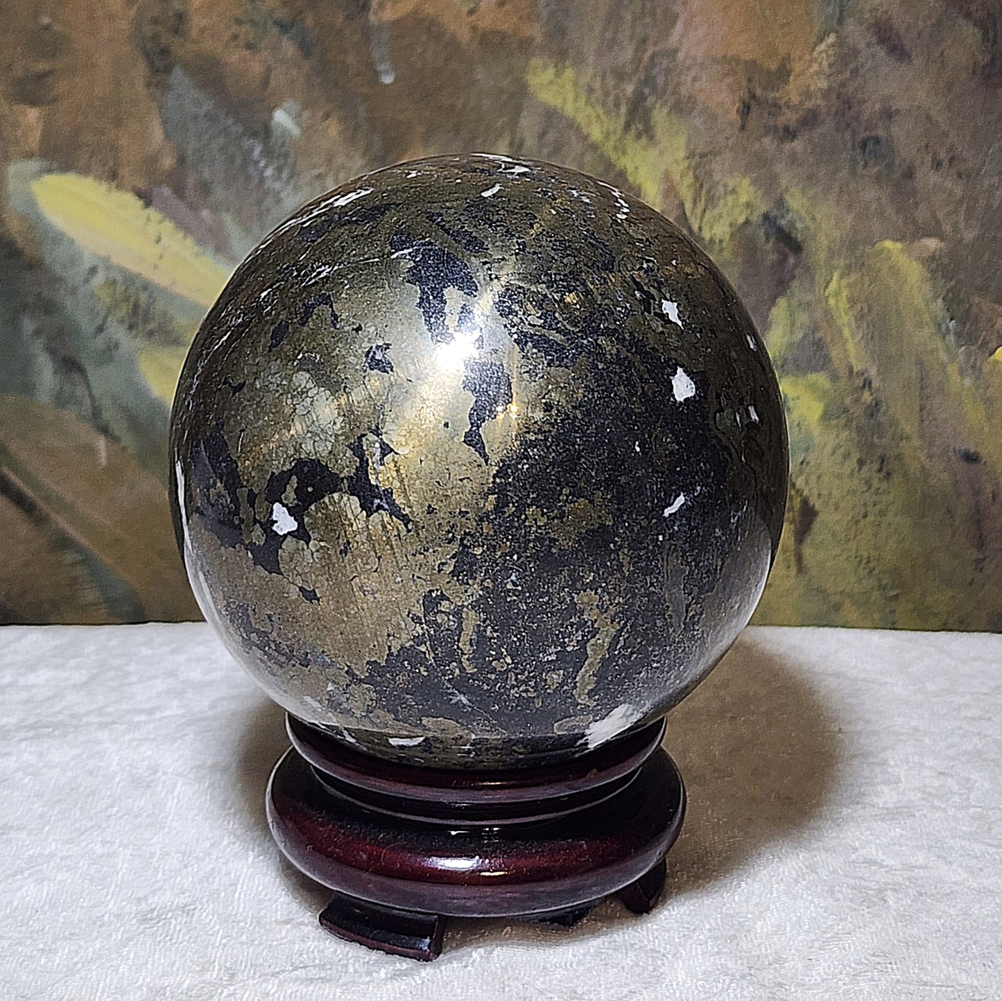 1.95 kg Premium old mine Pyrite globe ball home/workplace decor [Natural Crystal] 优质黄铁矿老料家居摆设风水球