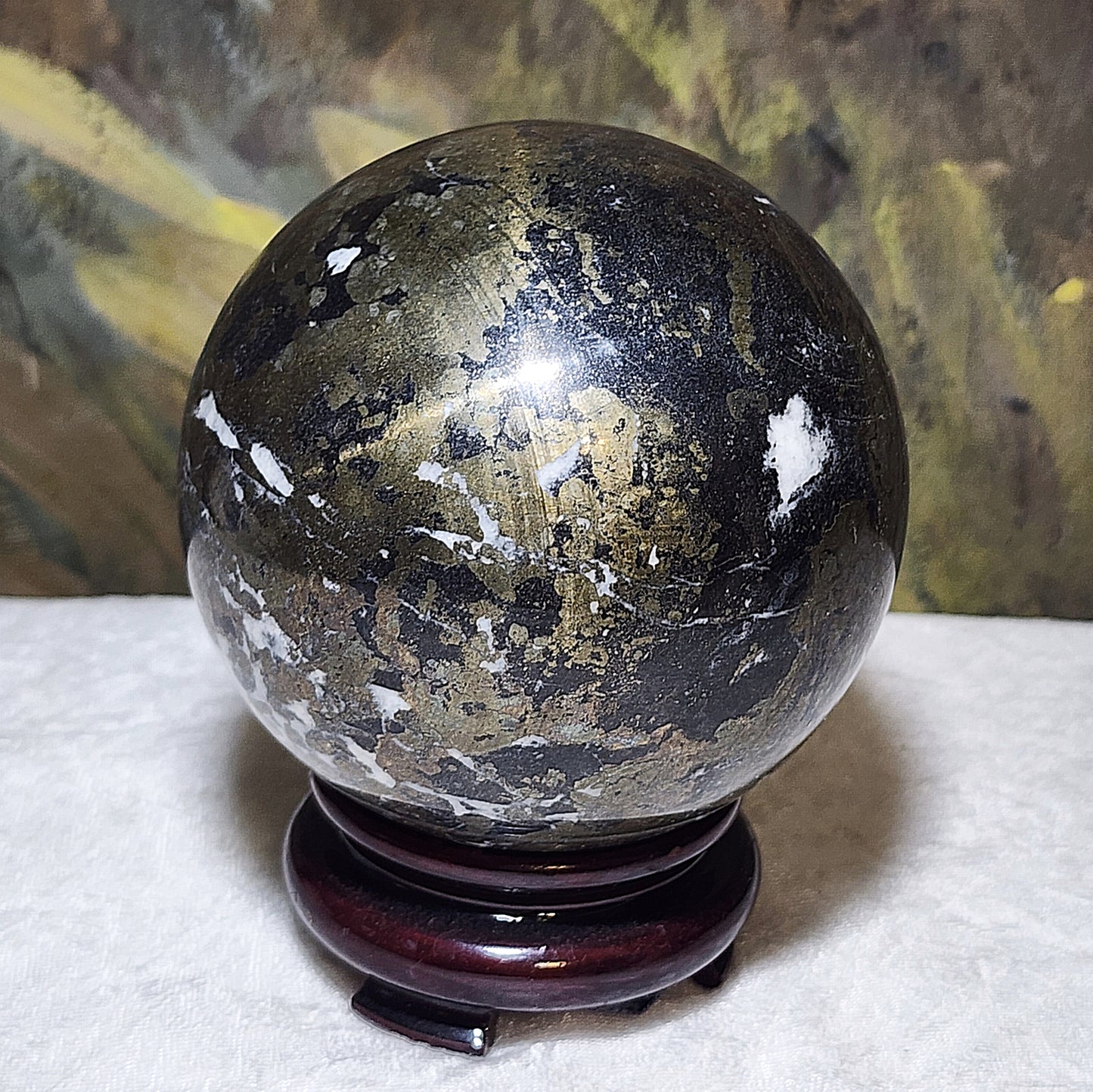 1.95 kg Premium old mine Pyrite globe ball home/workplace decor [Natural Crystal] 优质黄铁矿老料家居摆设风水球