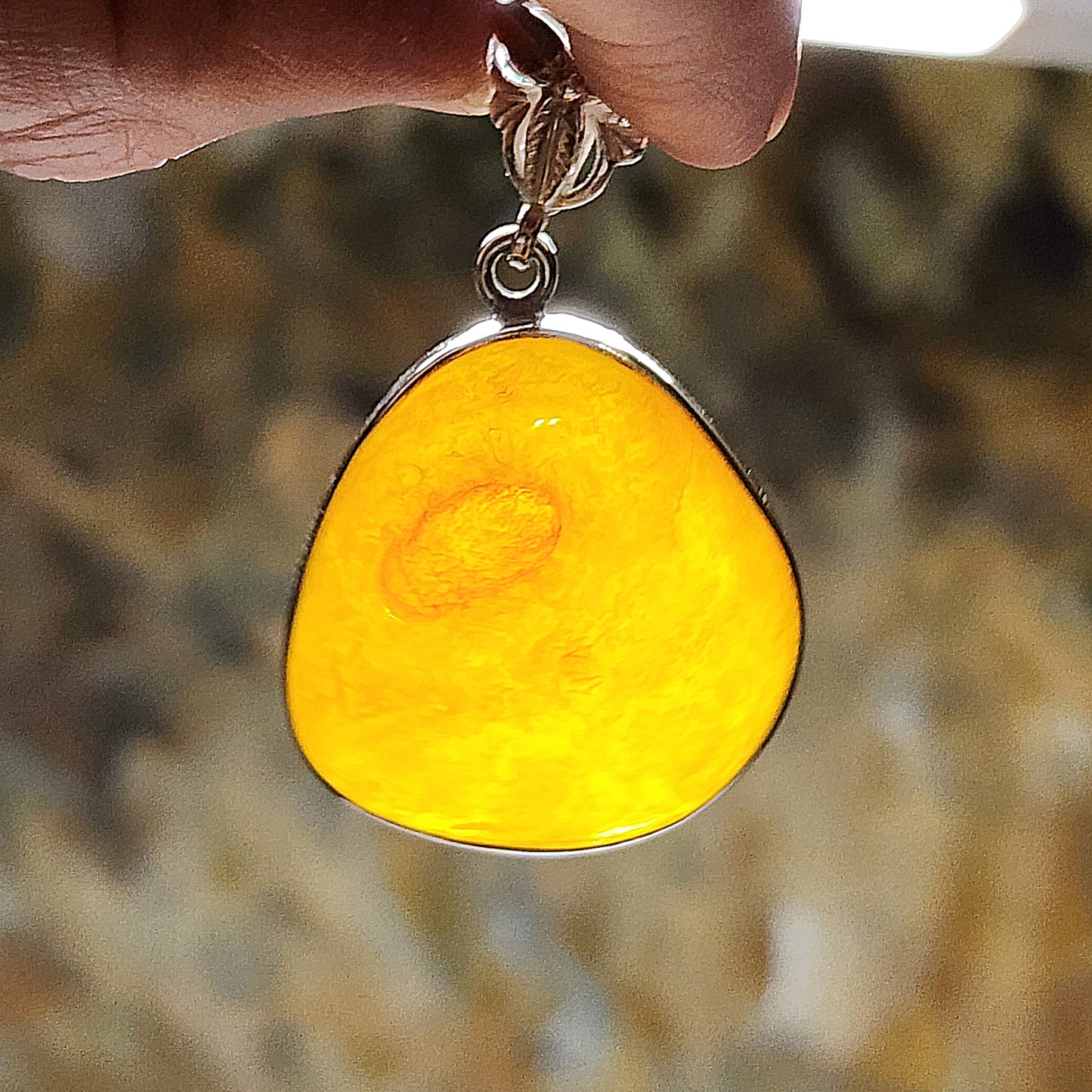 13.48 grams Premium natural Butterscotch Amber pendant set with 925 silver [Natural Crystal] 精品天然蜜腊925银吊坠