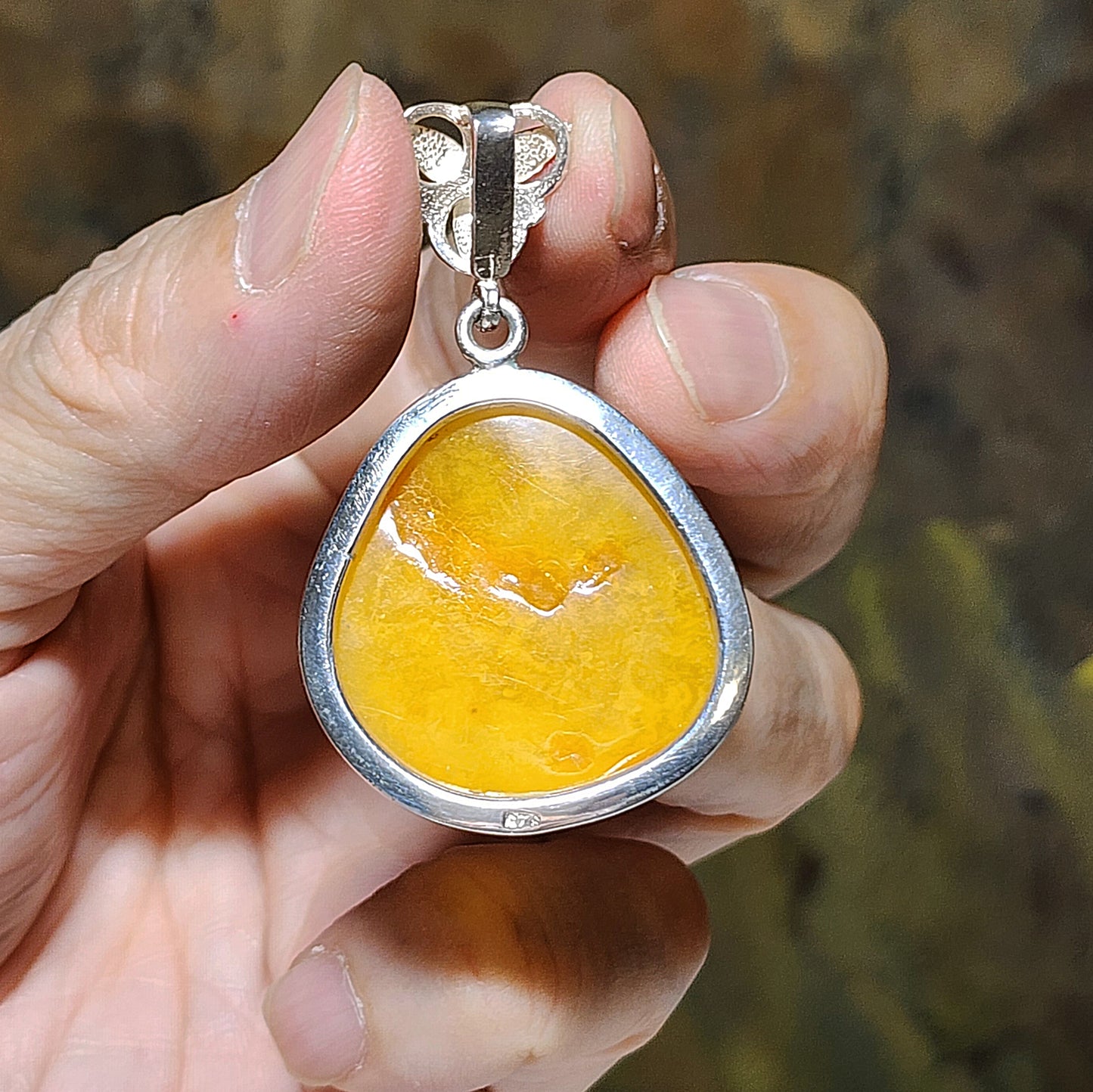 13.48 grams Premium natural Butterscotch Amber pendant set with 925 silver [Natural Crystal] 精品天然蜜腊925银吊坠