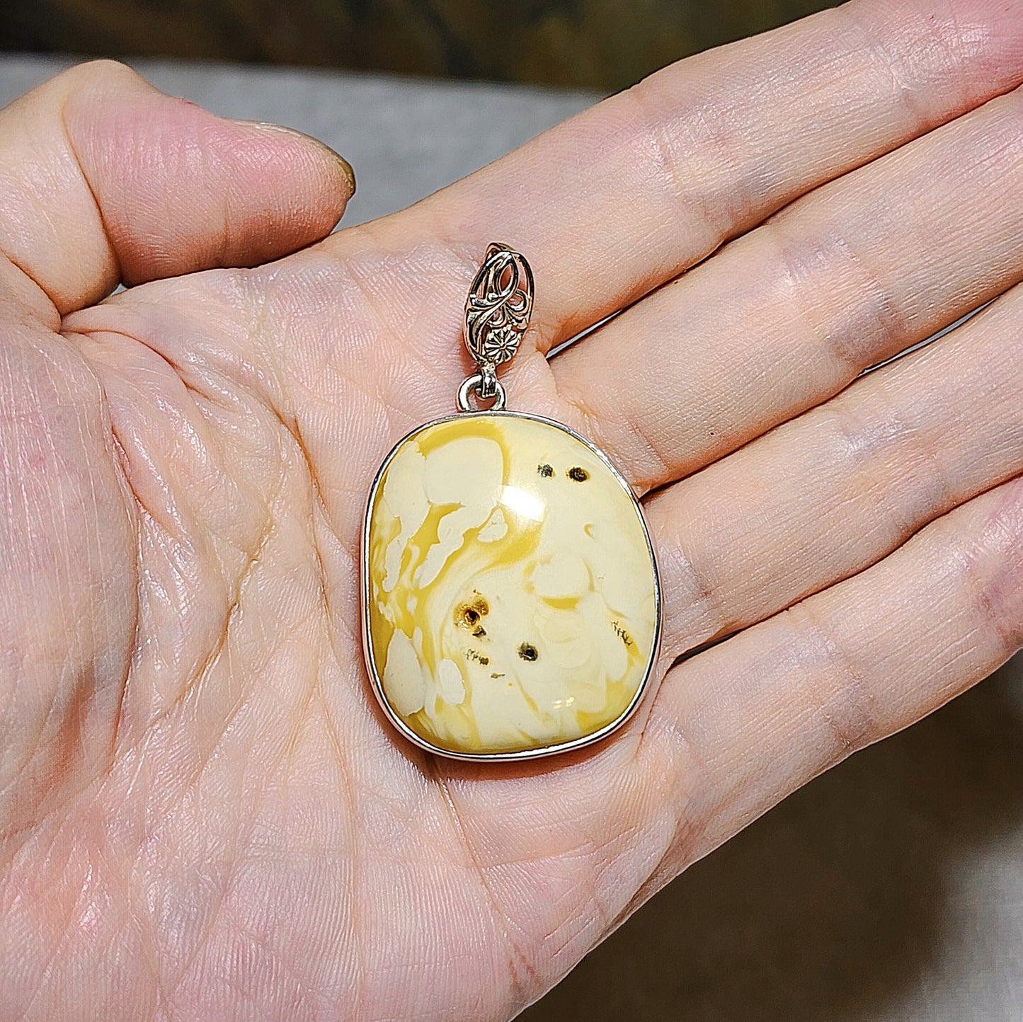 Gegegems Collection Butterscotch Amber whitish yellowish pendant set with 925 Silver [Natural Crystal]  精品蜜蜡白花蜡虫洞925银吊坠