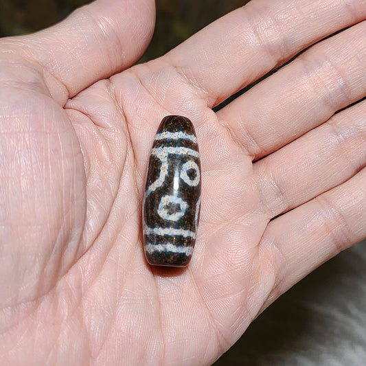 38.3mm Aged Tibetan Xang Xung (Zhang Zhung) special totem 4 Eyes Dzi with red spots pendant (with certificate, free necklace cord) 西藏老矿象雄满朱砂特殊图腾四眼天珠(带证书送项链绳)