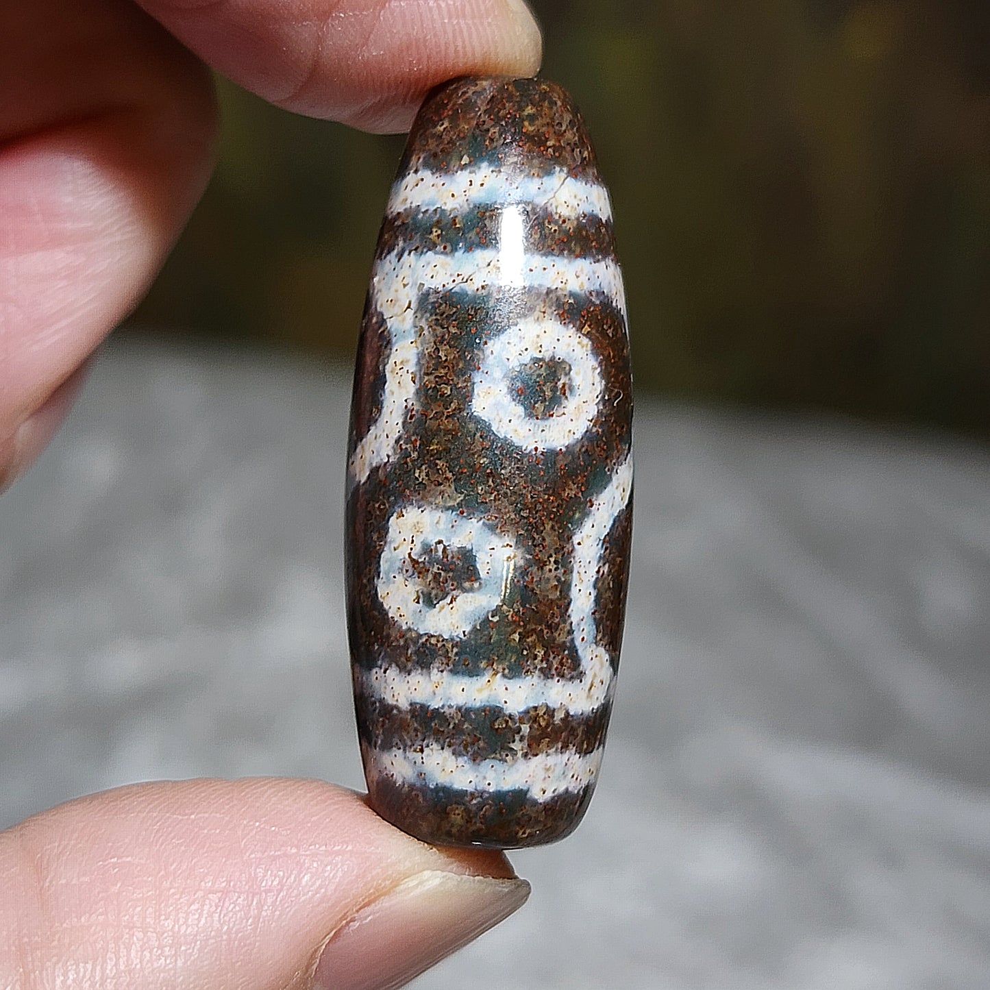 38.3mm Aged Tibetan Xang Xung (Zhang Zhung) special totem 4 Eyes Dzi with red spots pendant (with certificate, free necklace cord) 西藏老矿象雄满朱砂特殊图腾四眼天珠(带证书送项链绳)