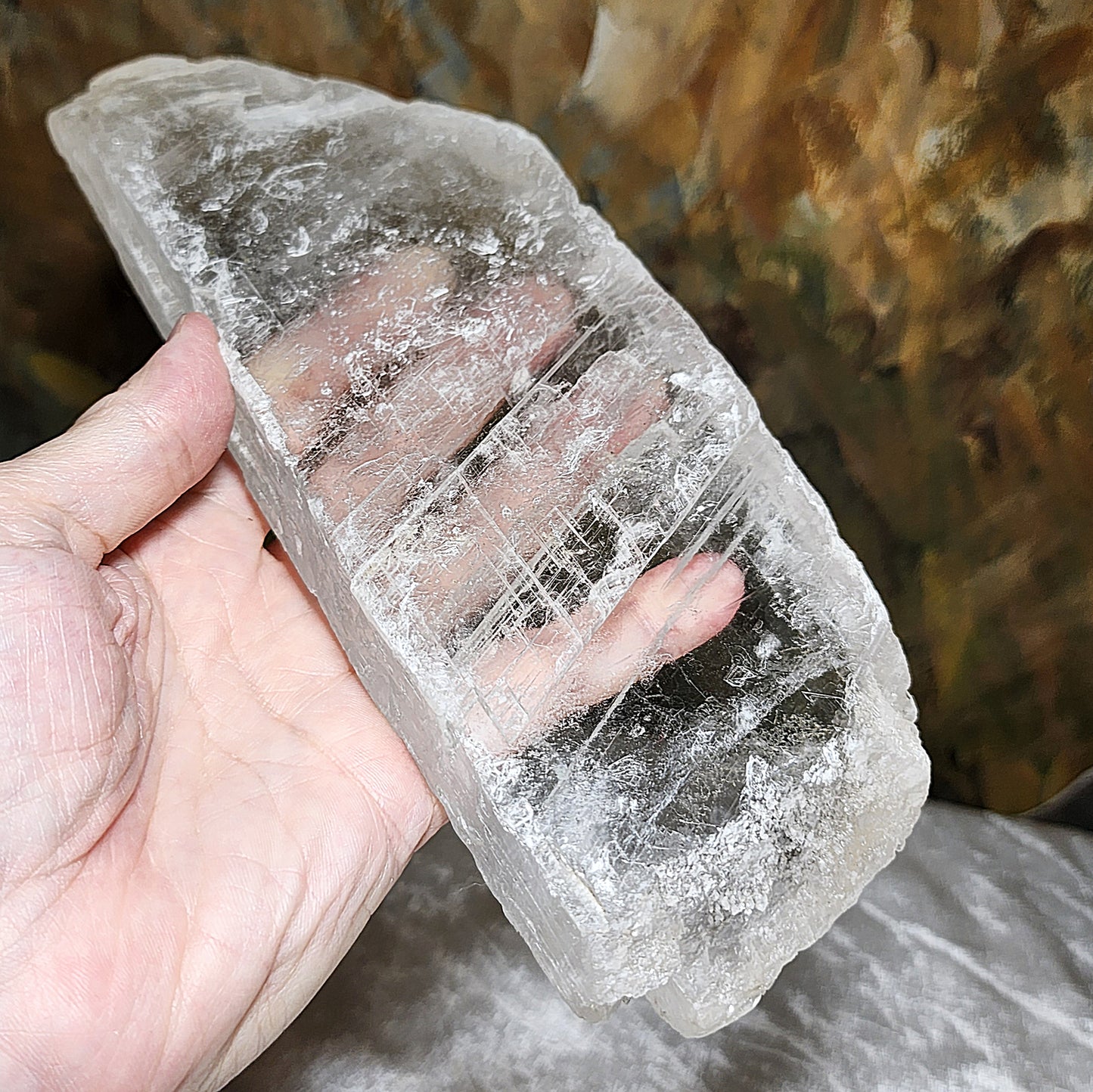 915 grams raw Selenite home/office decor display [Natural Crystal] 天然透石膏原石家居办公室摆件