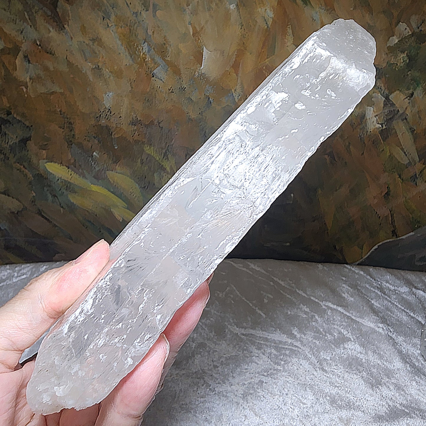 915 grams raw Selenite home/office decor display [Natural Crystal] 天然透石膏原石家居办公室摆件