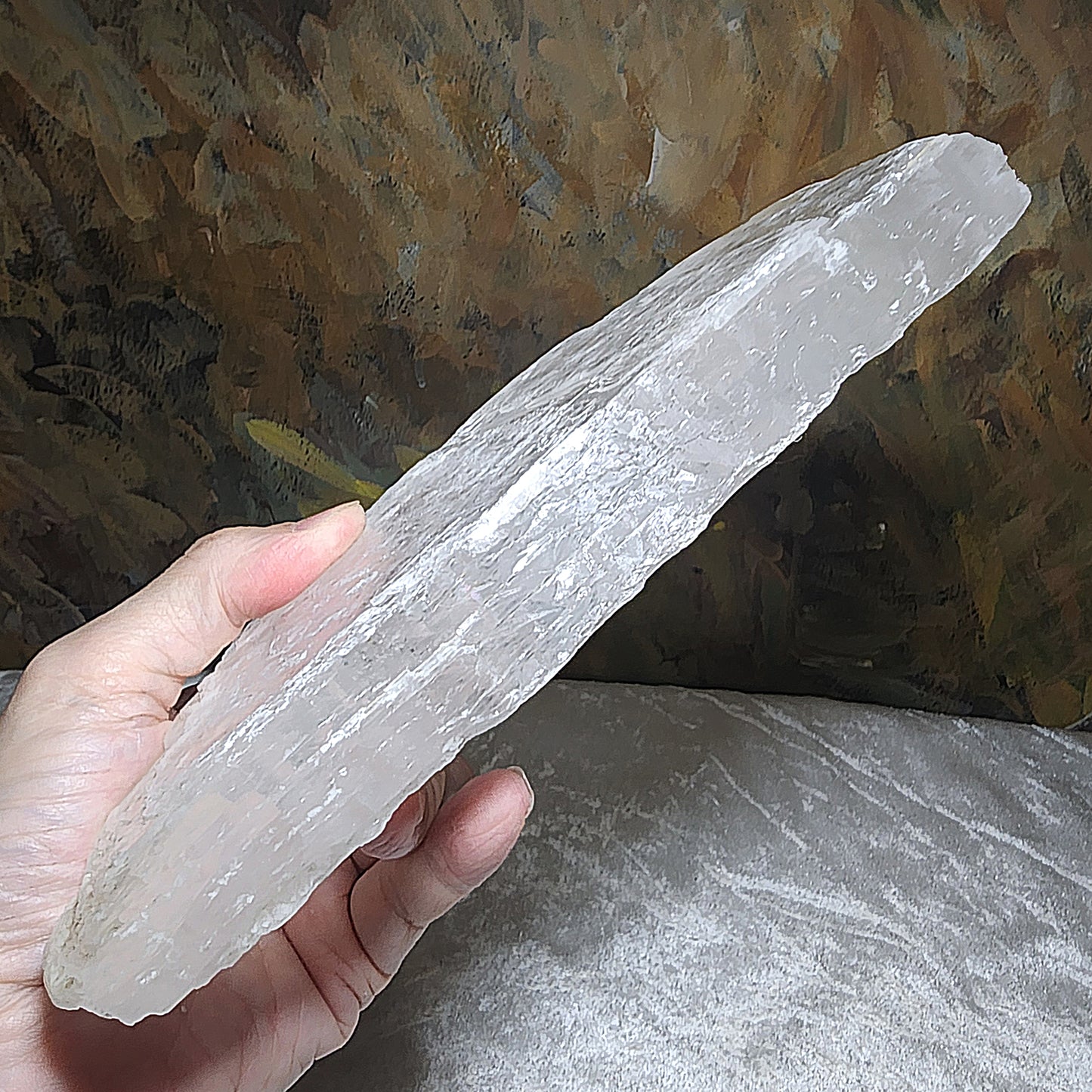 915 grams raw Selenite home/office decor display [Natural Crystal] 天然透石膏原石家居办公室摆件