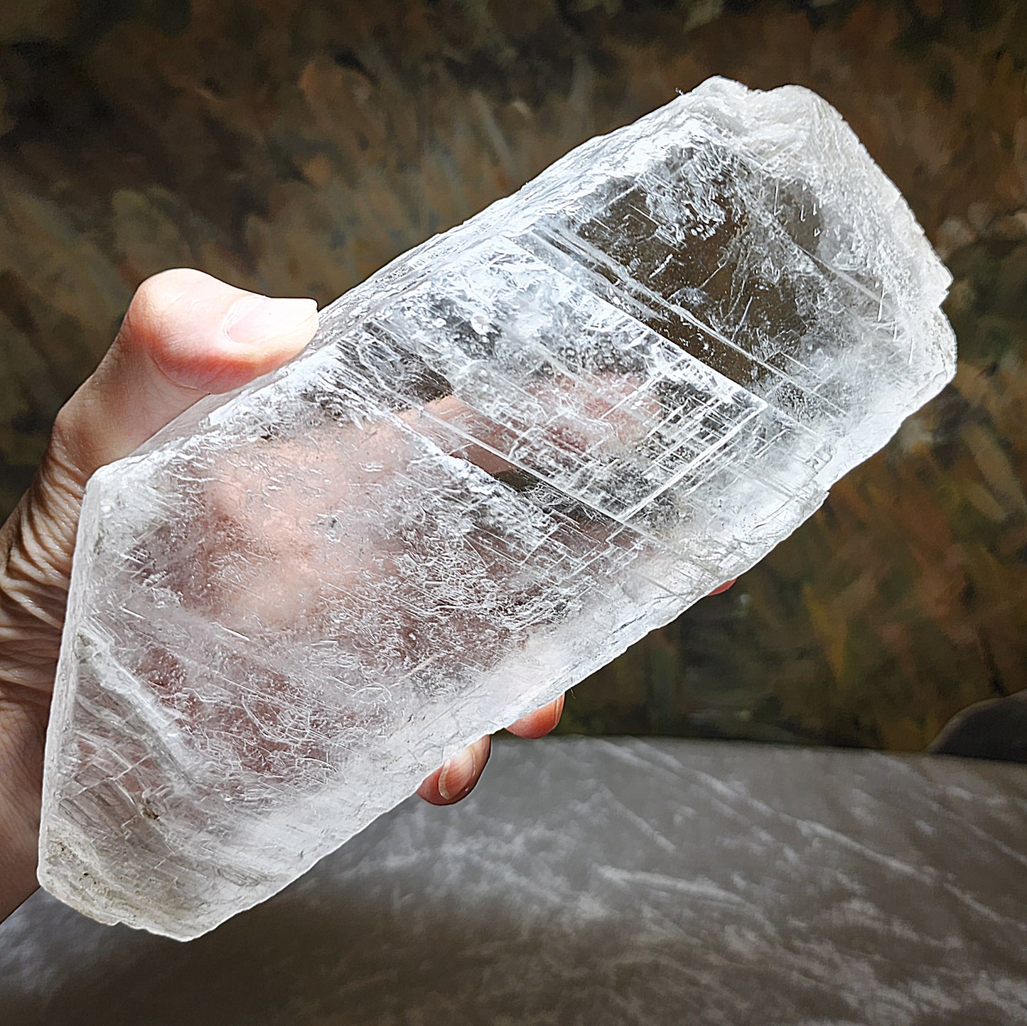 915 grams raw Selenite home/office decor display [Natural Crystal] 天然透石膏原石家居办公室摆件