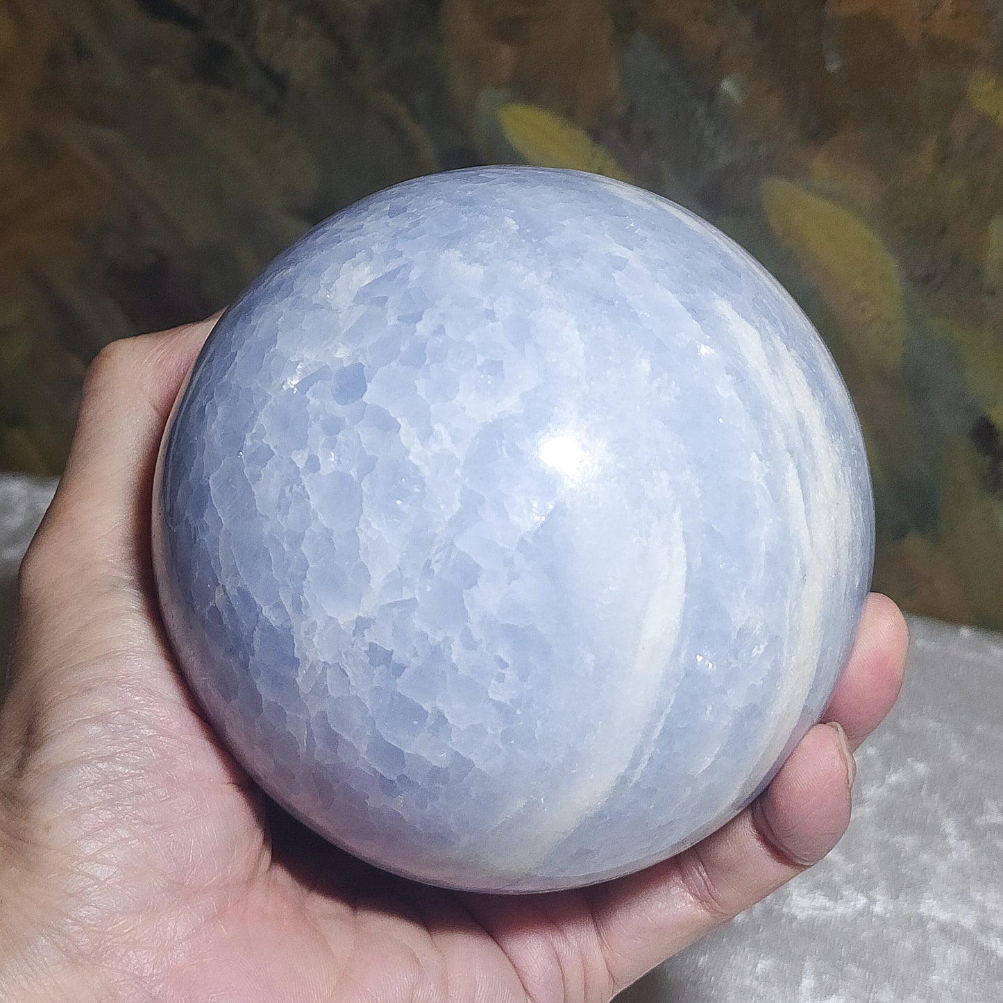 Rare 10.5cm premium large size  Celestine fengshui globe sphere (Metal produces Water) home decor 精品1.78公斤天青石球金生水风水摆件