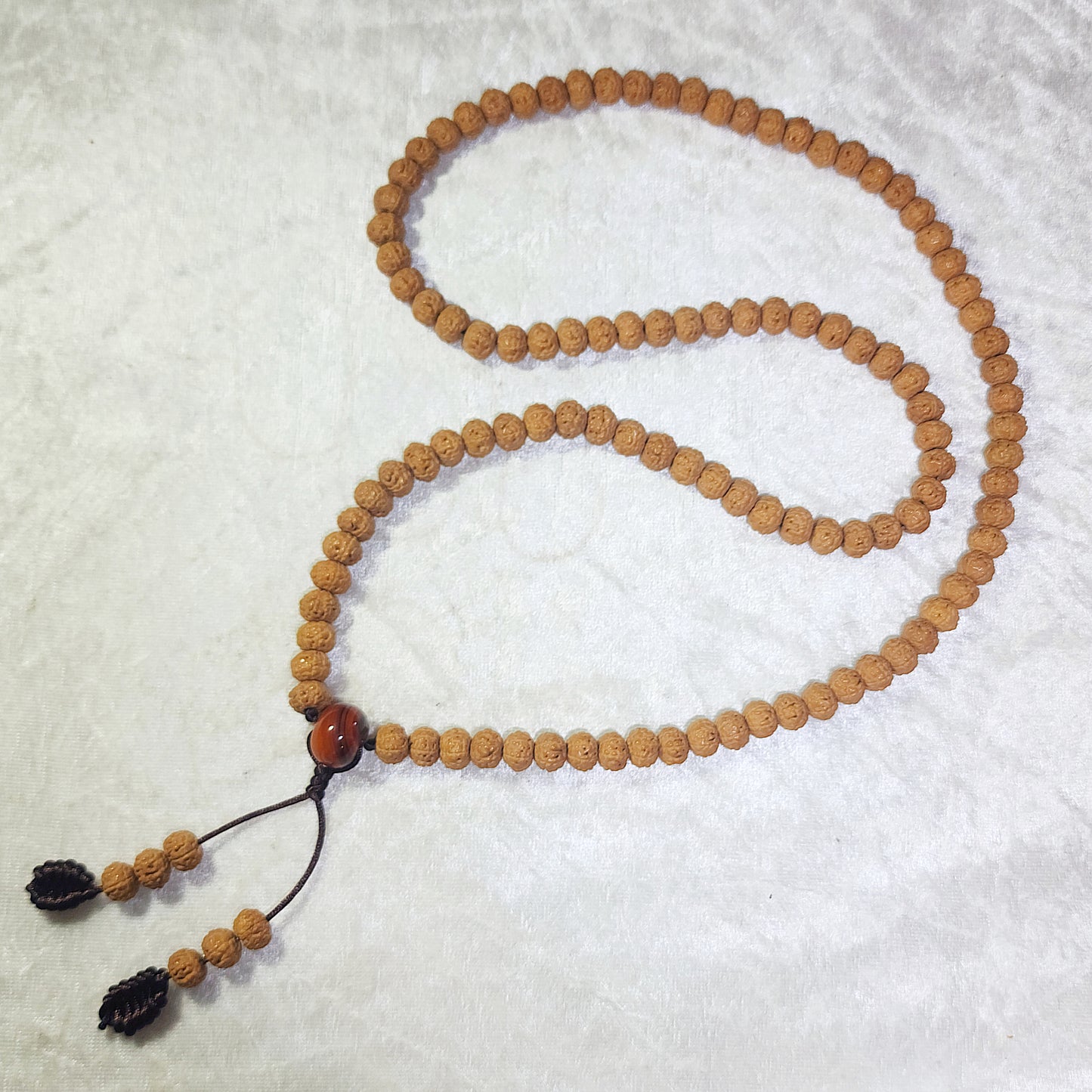 8.8mm 6 Mukhi (Faces) high density high oil content"Panlong (Coiling Dragons") Rudraksha 108 mala beads/necklace with a 14mm The Warring States Sardonyx Lu Lu Tong 8.8毫米高油铁籽六瓣盘龙小金刚菩提108念珠/项链配14毫米战国红路路通