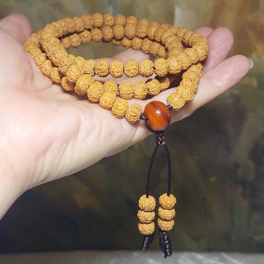 8.8mm 6 Mukhi (Faces) high density high oil content"Panlong (Coiling Dragons") Rudraksha 108 mala beads/necklace with a 14mm The Warring States Sardonyx Lu Lu Tong 8.8毫米高油铁籽六瓣盘龙小金刚菩提108念珠/项链配14毫米战国红路路通