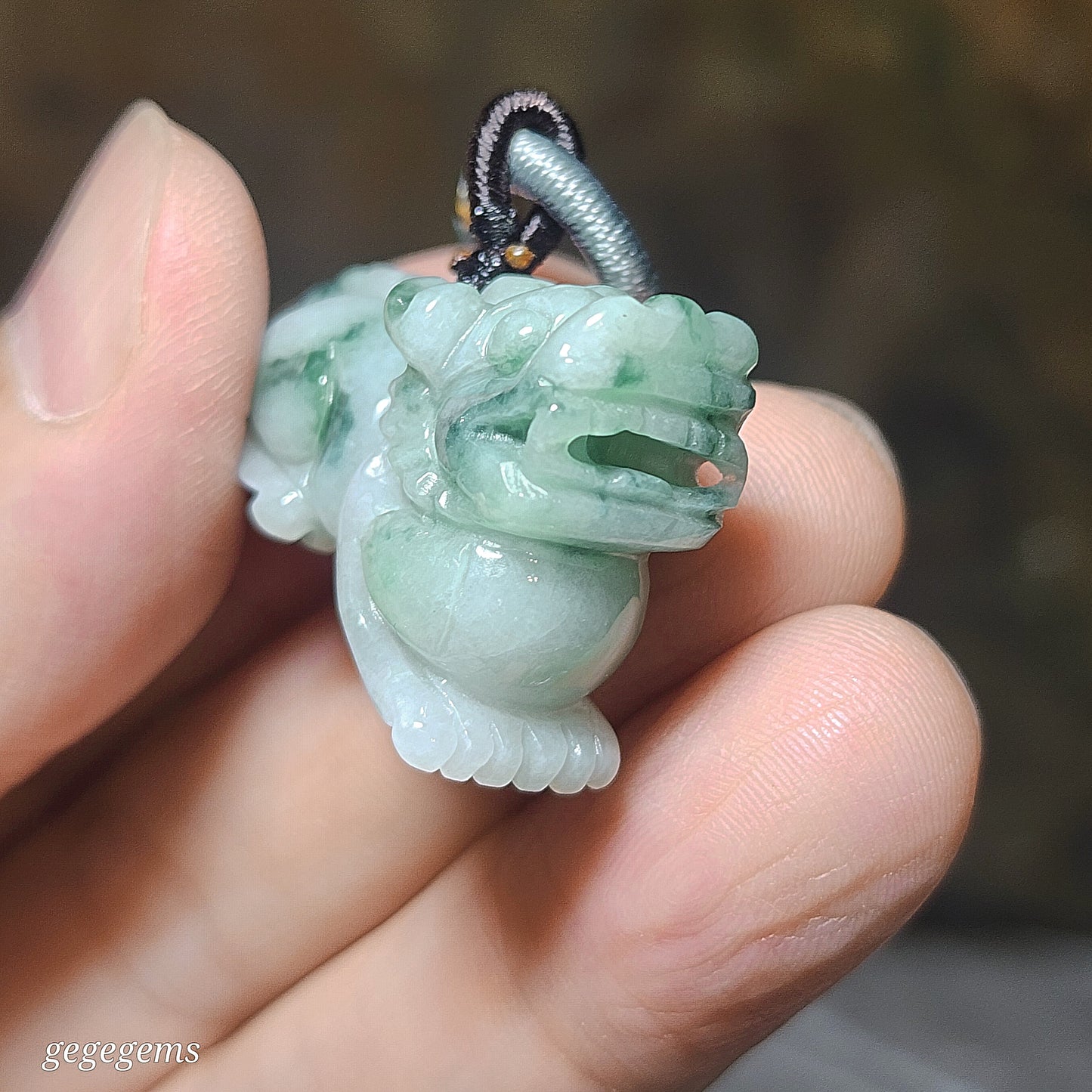 Premium Type A Jadeite floating flowers light green Qilin Jade pendant (with certificate) 优质翡翠飘花淡绿麒麟吊坠(带证书)