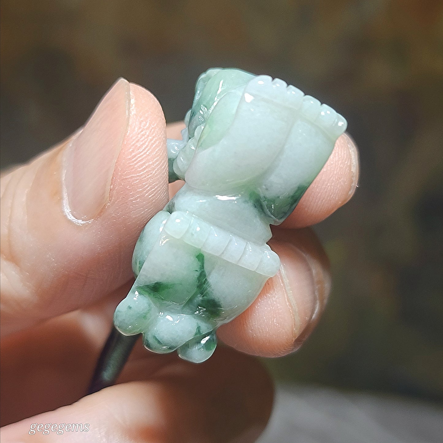 Premium Type A Jadeite floating flowers light green Qilin Jade pendant (with certificate) 优质翡翠飘花淡绿麒麟吊坠(带证书)