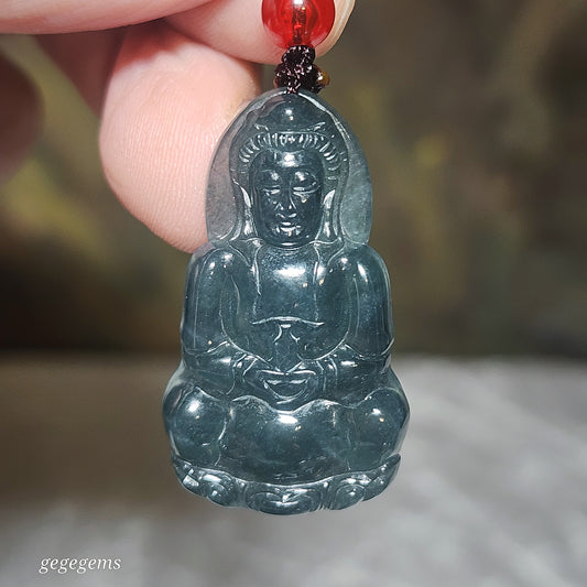 Premium Type A Jadeite Icy blue green Guan Yin Jade pendant (with certificate) 优质翡翠冰蓝绿观音吊坠(带证书)
