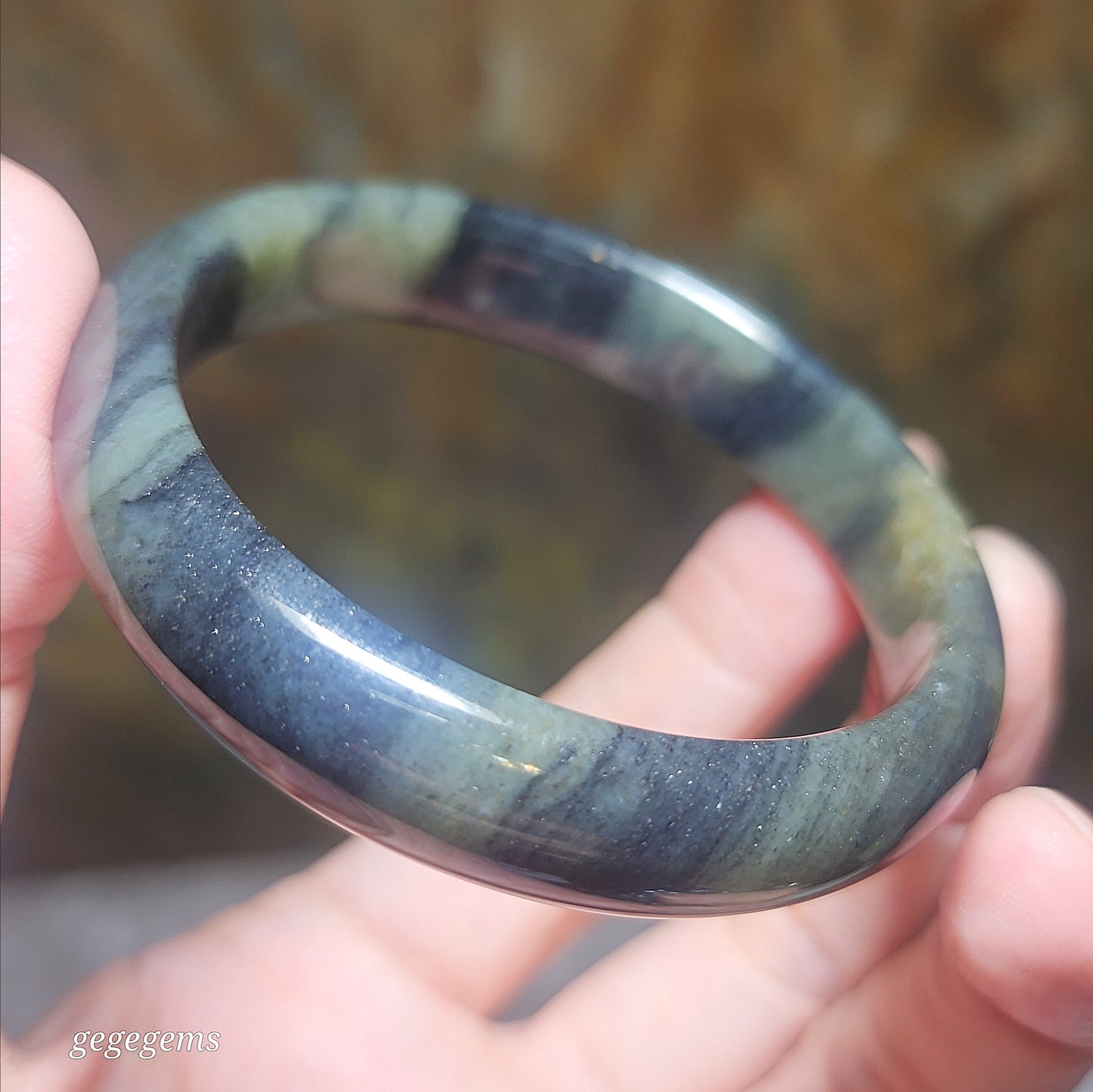 56.2mm Nephrite greenish Qinghua bangle (with certificate) [Natural Crystal] 56.2毫米和田玉绿底青花手镯(带证书)