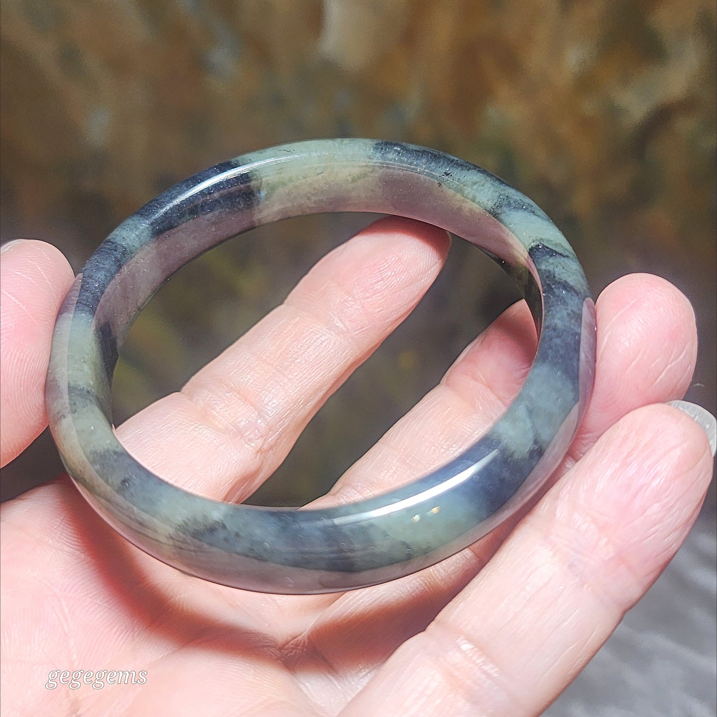 56.2mm Nephrite greenish Qinghua bangle (with certificate) [Natural Crystal] 56.2毫米和田玉绿底青花手镯(带证书)