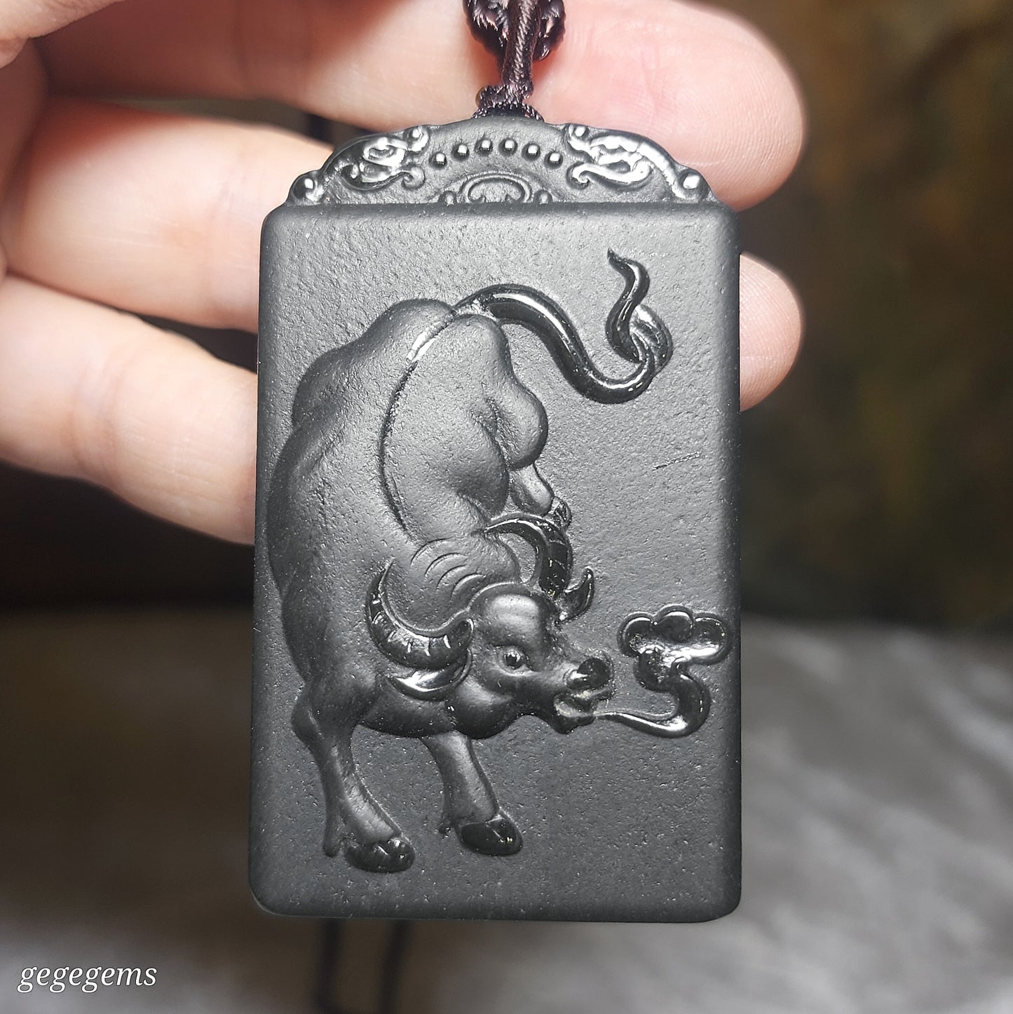 Premium Nephrite ink green double sides cravings Ox and Auspicious Cloud Jade pendant (with certificate) [Natural Crystal] 优质和田玉塔青墨绿双面雕刻牛祥云吊坠(带证书)