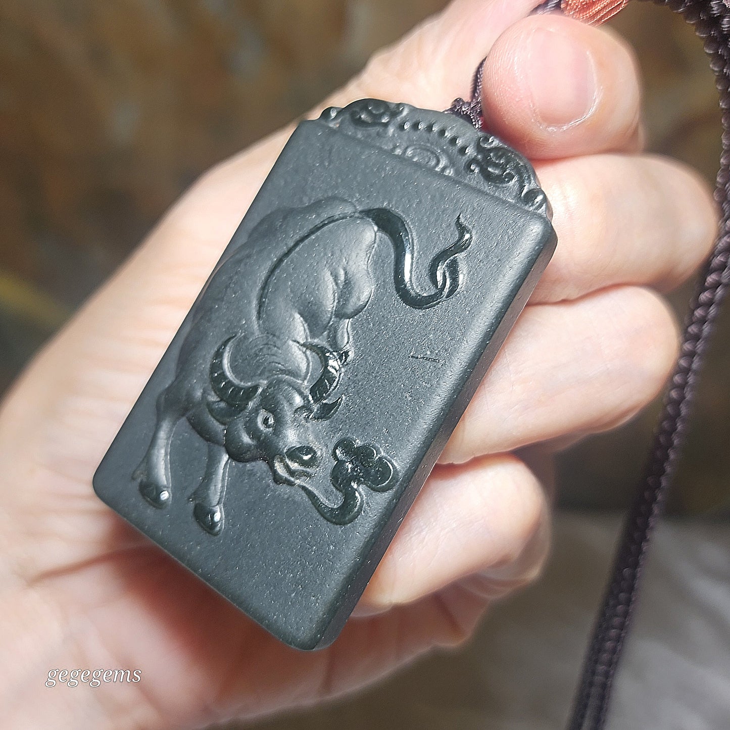 Premium Nephrite ink green double sides cravings Ox and Auspicious Cloud Jade pendant (with certificate) [Natural Crystal] 优质和田玉塔青墨绿双面雕刻牛祥云吊坠(带证书)