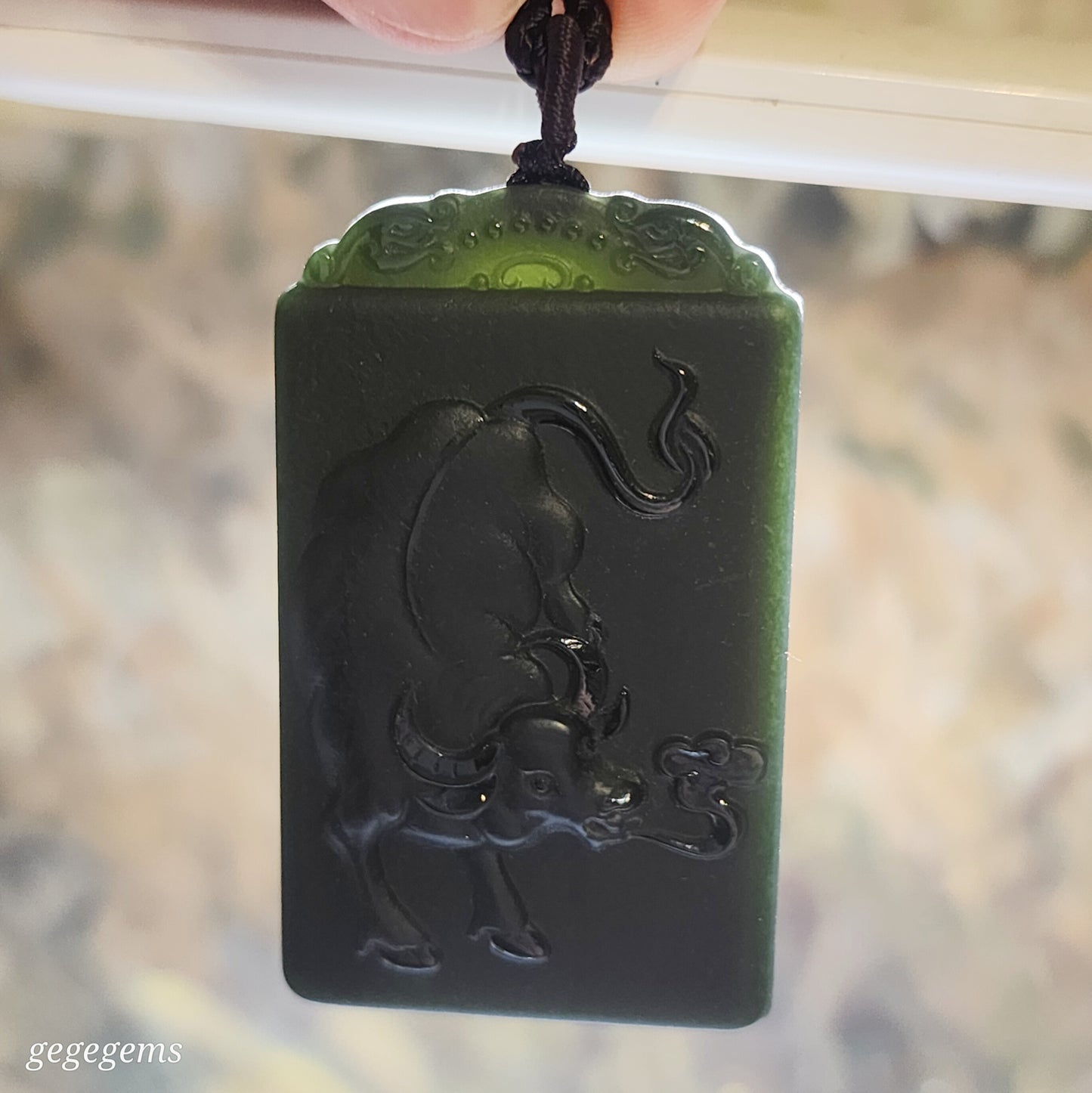 Premium Nephrite ink green double sides cravings Ox and Auspicious Cloud Jade pendant (with certificate) [Natural Crystal] 优质和田玉塔青墨绿双面雕刻牛祥云吊坠(带证书)