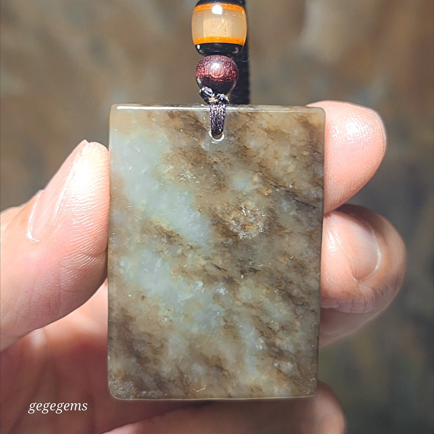 25.96 grams Premium Nephrite qinghua caramel brown light green Wu Shi Pai natural landscape pattern Jade pendant (with certificate) 且末和田玉糖青白无事牌天然山水纹路意境吊坠(带证书)