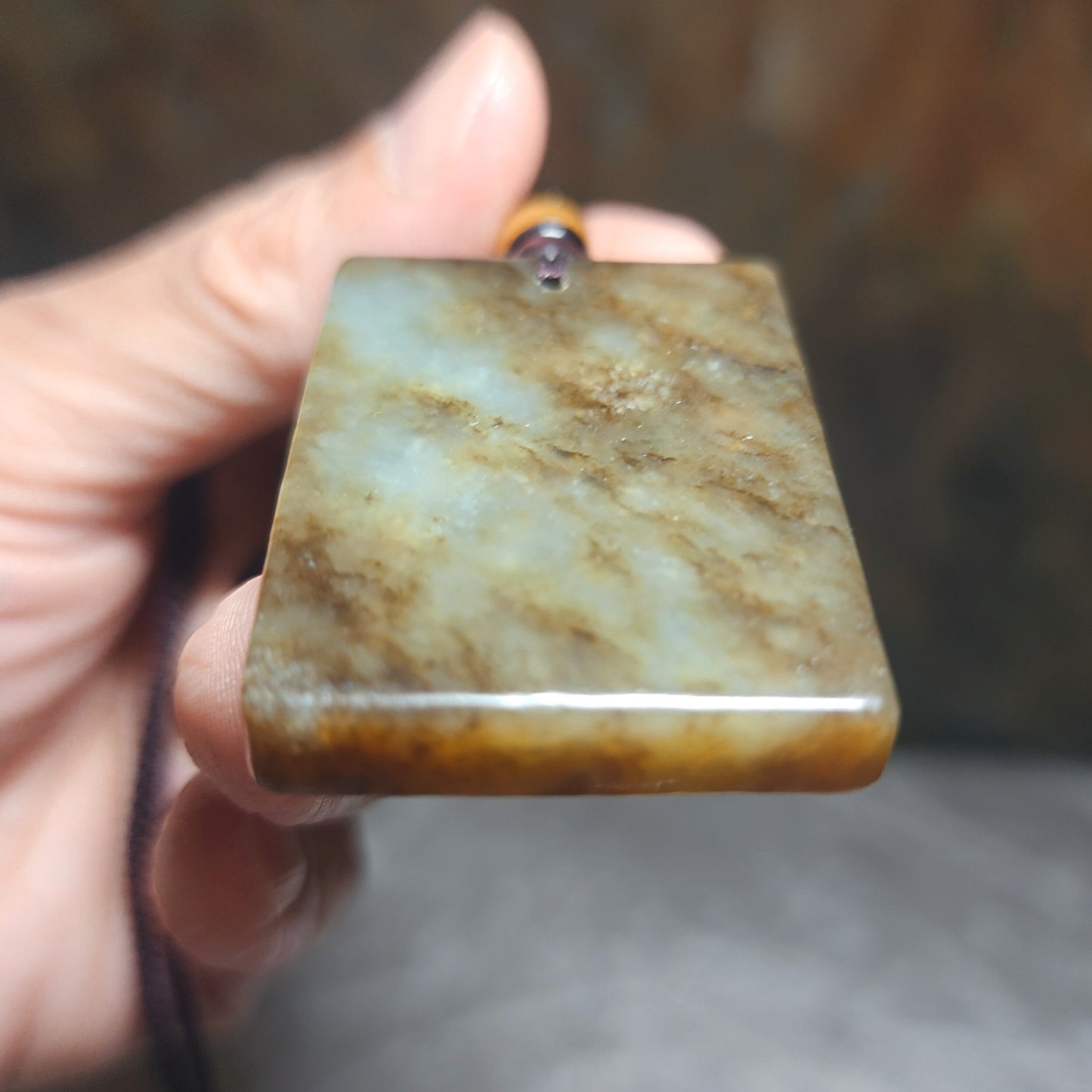 25.96 grams Premium Nephrite qinghua caramel brown light green Wu Shi Pai natural landscape pattern Jade pendant (with certificate) 且末和田玉糖青白无事牌天然山水纹路意境吊坠(带证书)