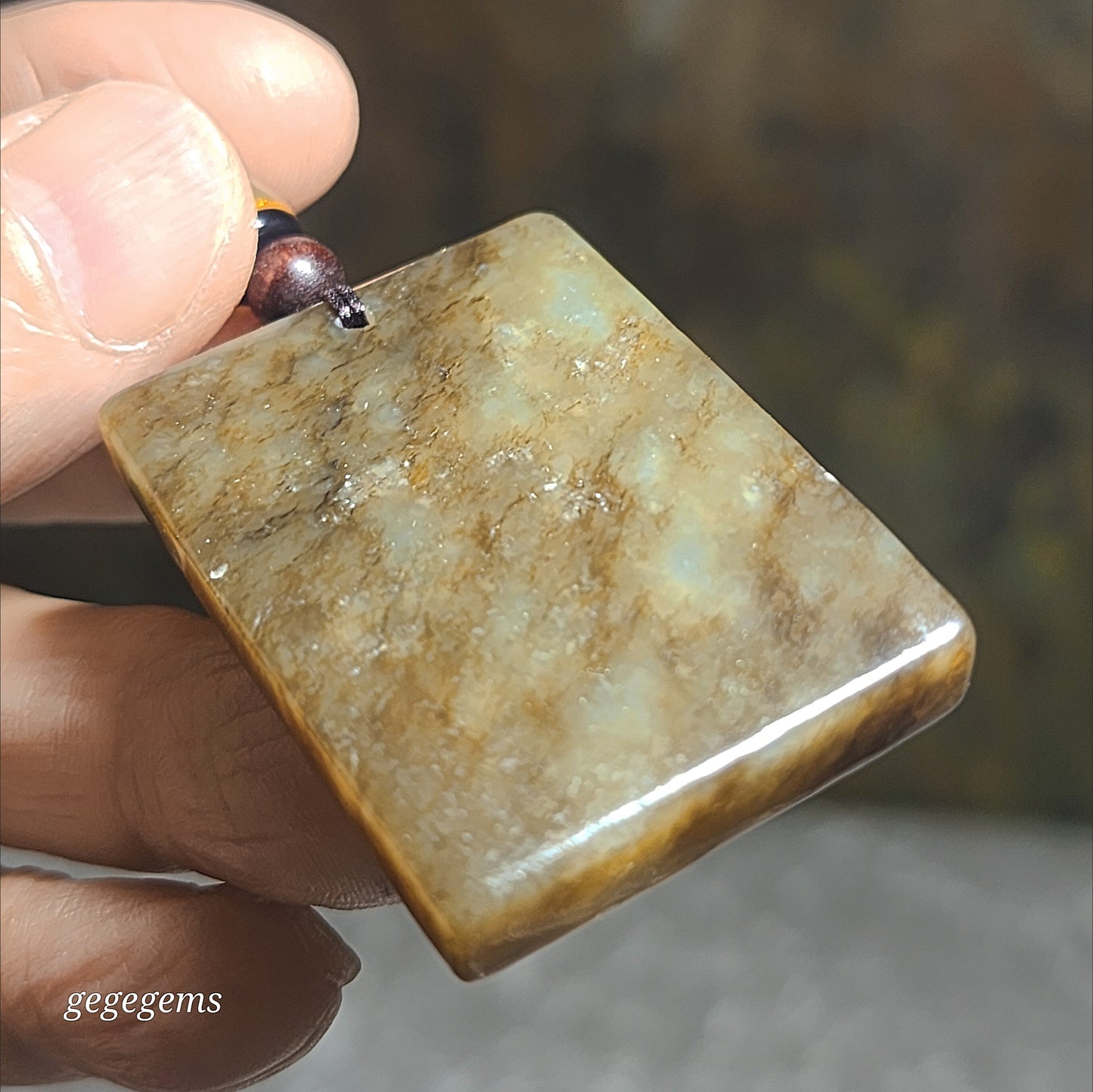 25.96 grams Premium Nephrite qinghua caramel brown light green Wu Shi Pai natural landscape pattern Jade pendant (with certificate) 且末和田玉糖青白无事牌天然山水纹路意境吊坠(带证书)