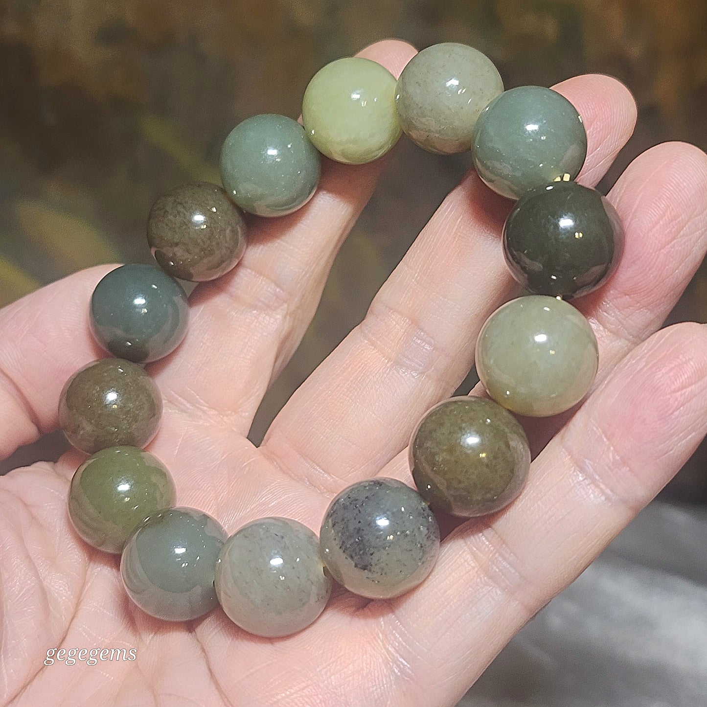 15.8mm Premium Nephrite caramel brown green Qinghua yellowish bracelet (with certificate) 精品新疆和田玉多宝手链(带证书) 黄口且末蓝调糖青白青花
