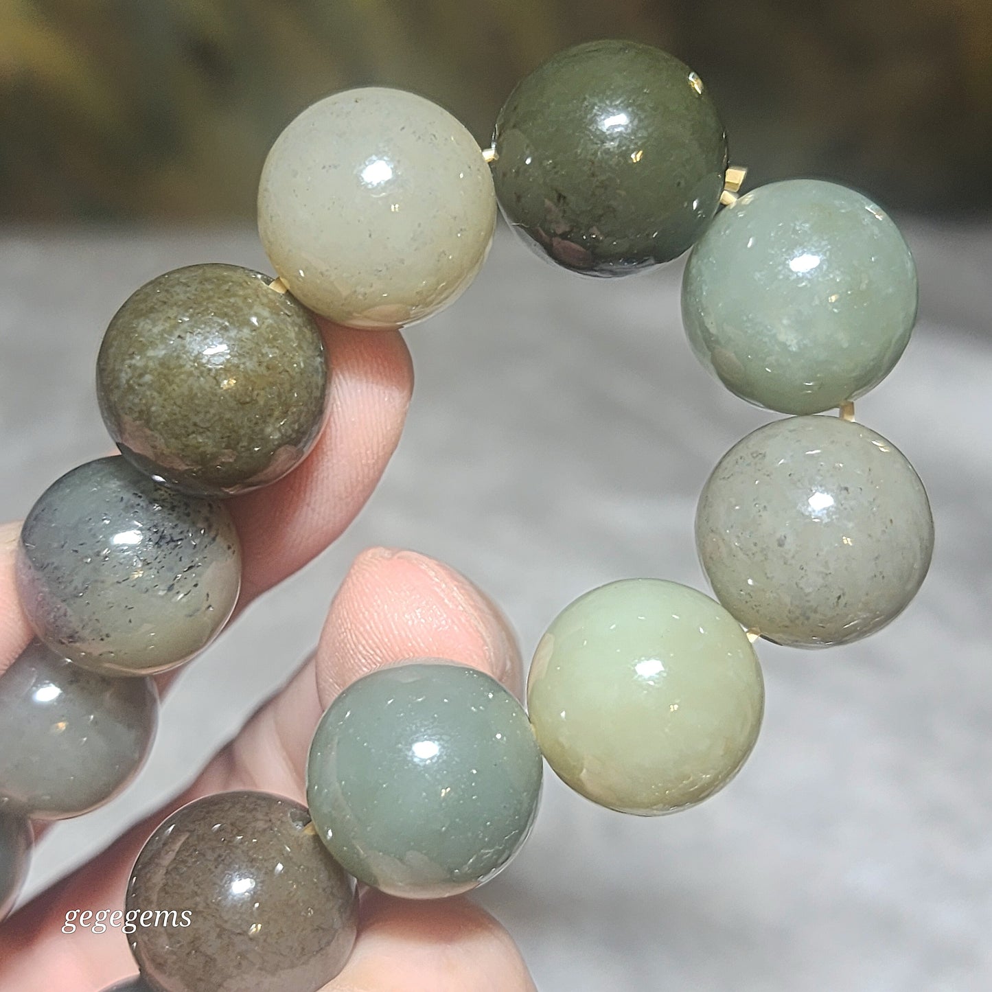 15.8mm Premium Nephrite caramel brown green Qinghua yellowish bracelet (with certificate) 精品新疆和田玉多宝手链(带证书) 黄口且末蓝调糖青白青花
