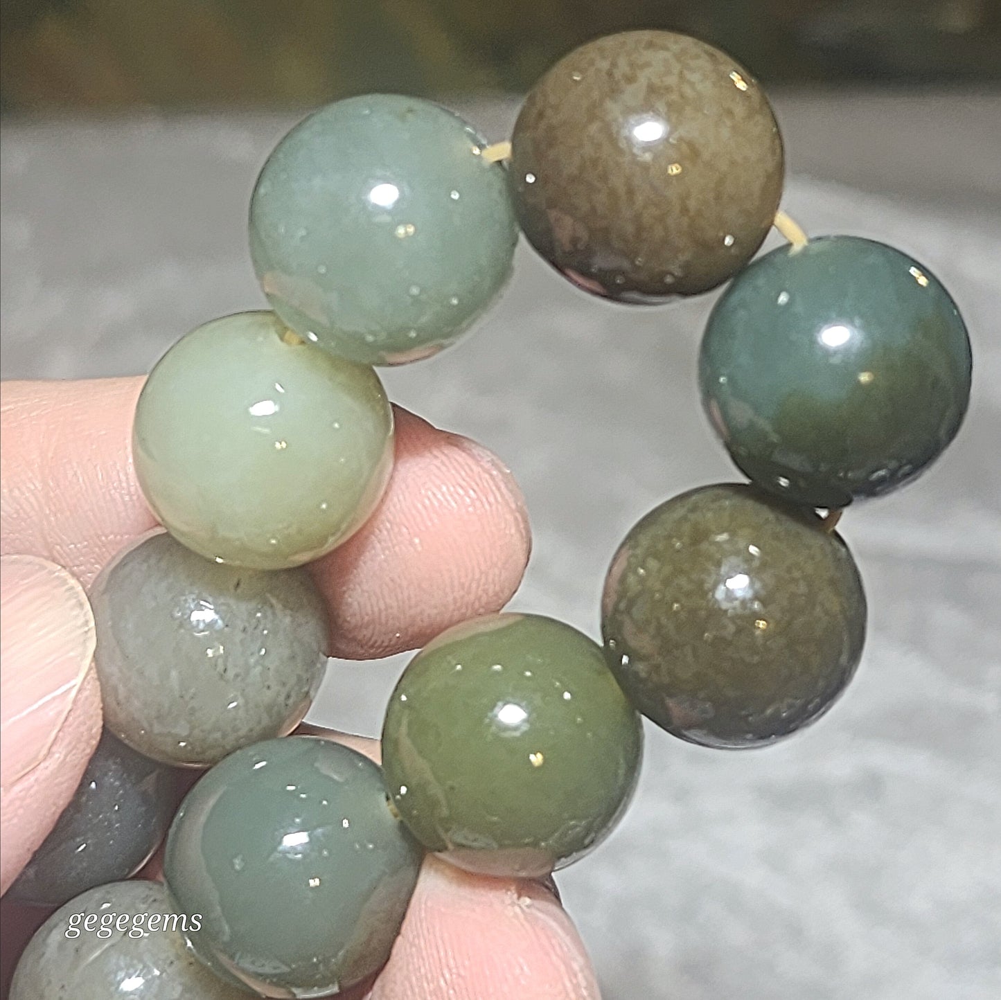 15.8mm Premium Nephrite caramel brown green Qinghua yellowish bracelet (with certificate) 精品新疆和田玉多宝手链(带证书) 黄口且末蓝调糖青白青花