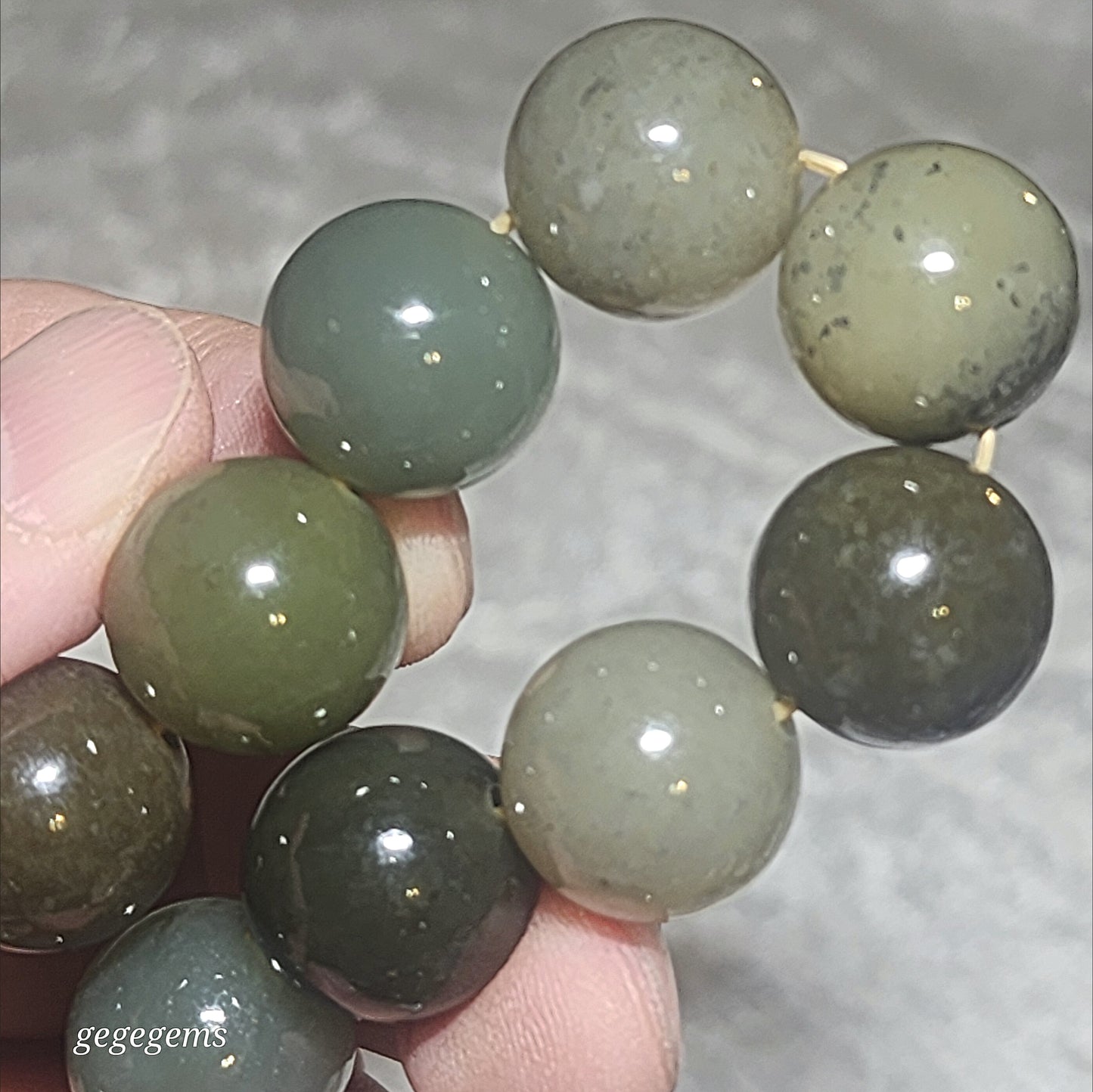 15.8mm Premium Nephrite caramel brown green Qinghua yellowish bracelet (with certificate) 精品新疆和田玉多宝手链(带证书) 黄口且末蓝调糖青白青花