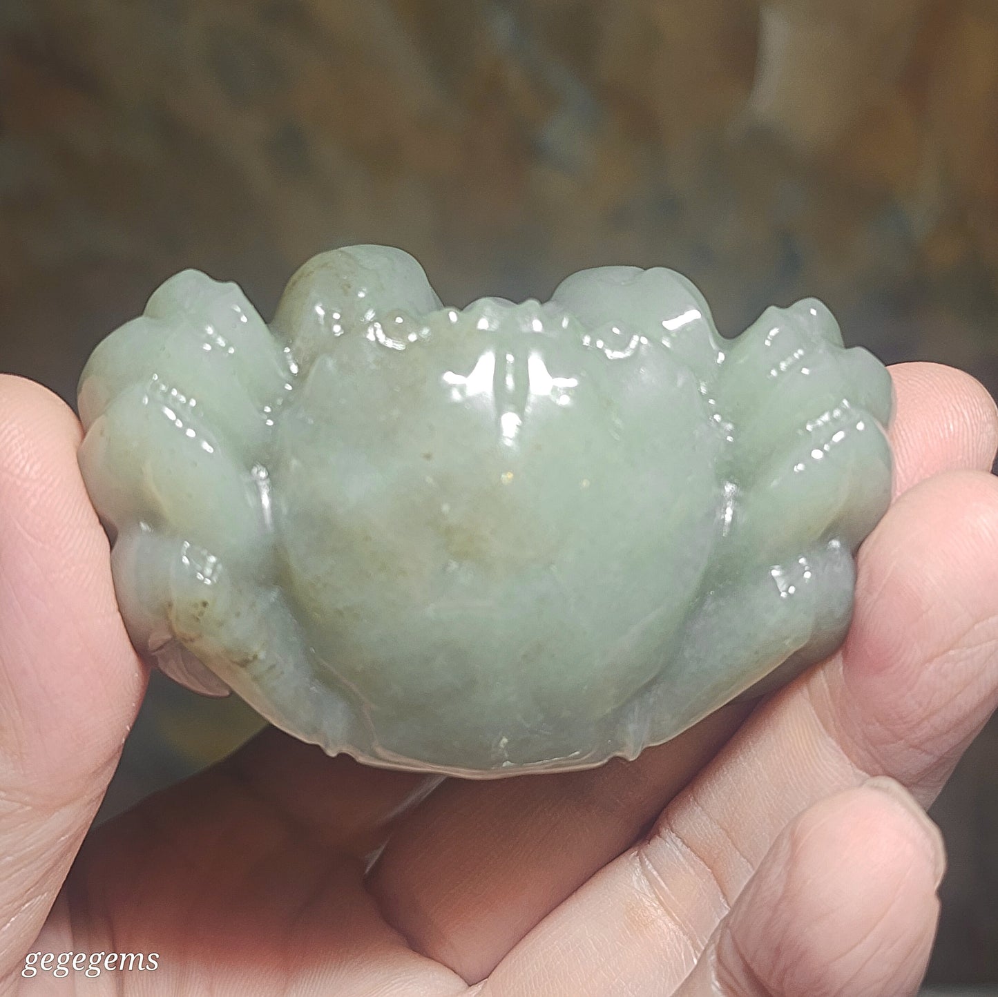 Premium Nephrite greasy Qinhua light green 3 dimensional Crab handheld display (with certificate) 精品和田玉青花墨玉细腻油润立体螃蟹八方来财茶宠把件小摆件(带证书)