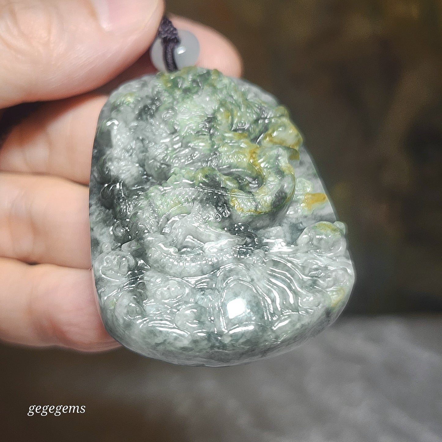 Burma Type A Jadeite light green blue & yellow floating flower Flying Dragon pendant (with certificate) [Natural Crystal] 翡翠淡黄绿蓝飘花飛龙在天吊坠(带证书)