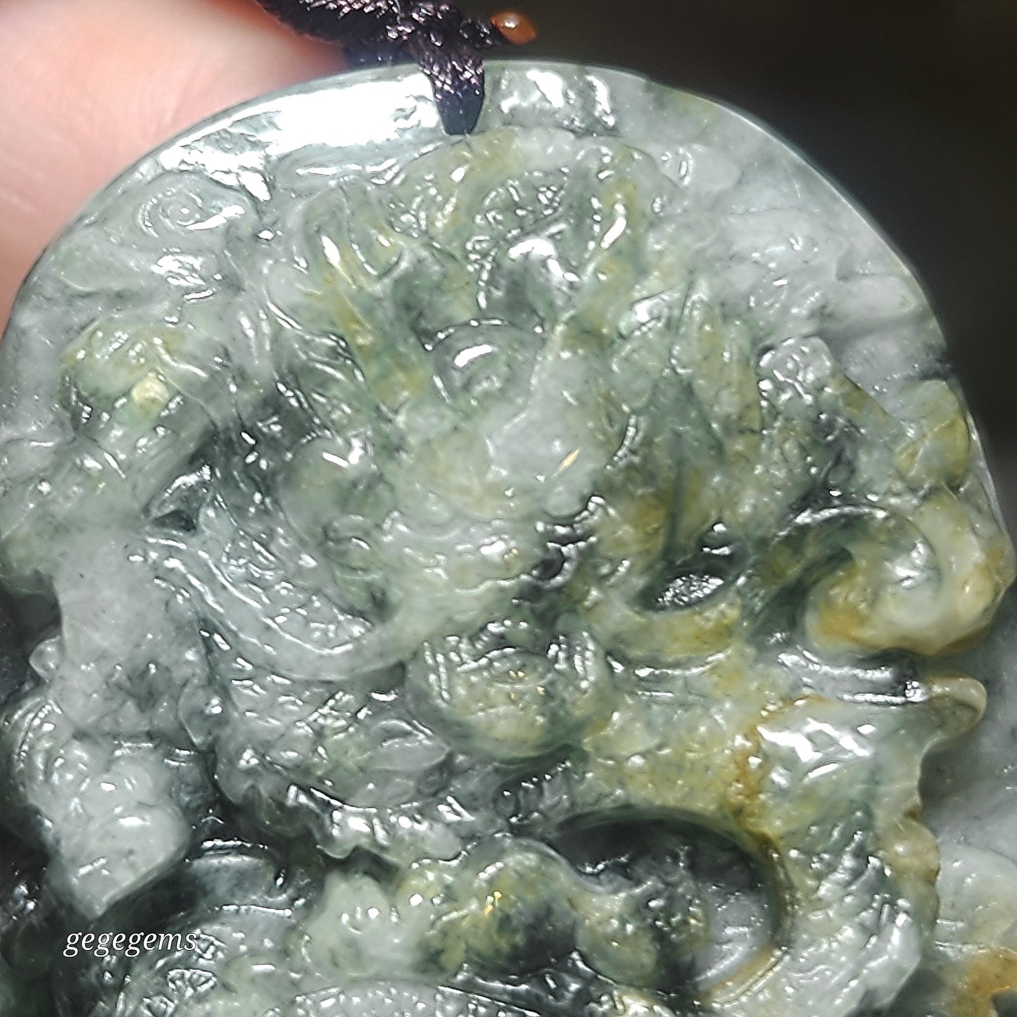 Burma Type A Jadeite light green blue & yellow floating flower Flying Dragon pendant (with certificate) [Natural Crystal] 翡翠淡黄绿蓝飘花飛龙在天吊坠(带证书)