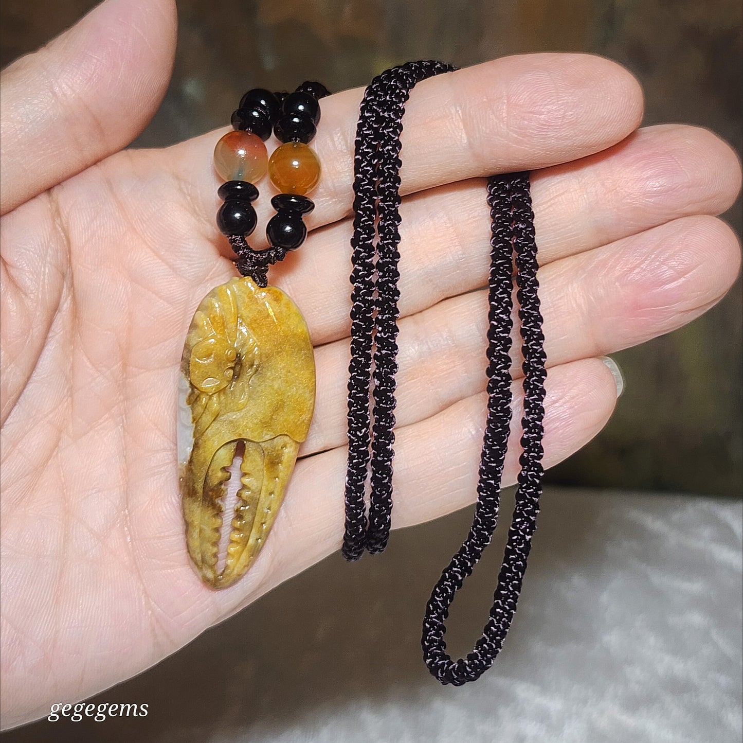Gegegems Collection premium Type A Yellow Jadeite Crab Crab Claw Coins jade pendant (with certificate) 精品翡翠天然黄翡招财守财蟹铜钱蟹钳吊坠(带证书)