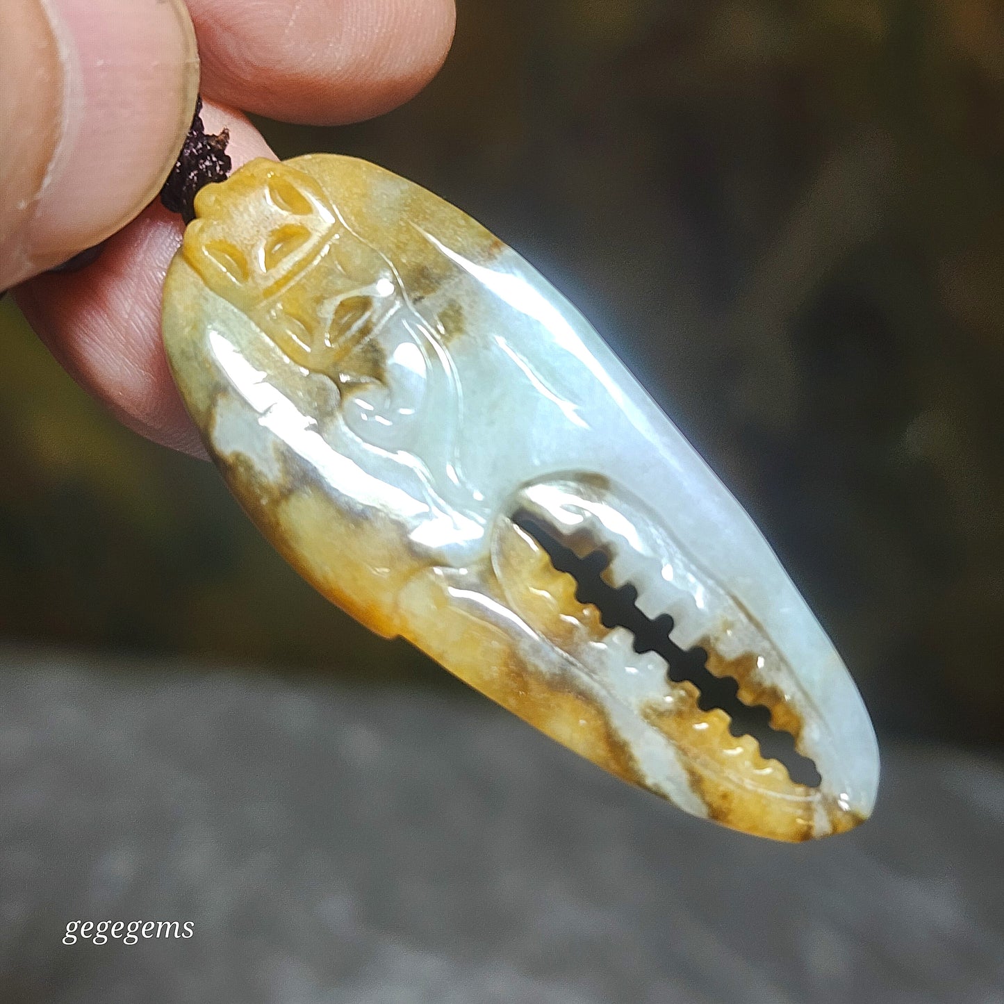 Gegegems Collection premium Type A Yellow Jadeite Crab Crab Claw Coins jade pendant (with certificate) 精品翡翠天然黄翡招财守财蟹铜钱蟹钳吊坠(带证书)