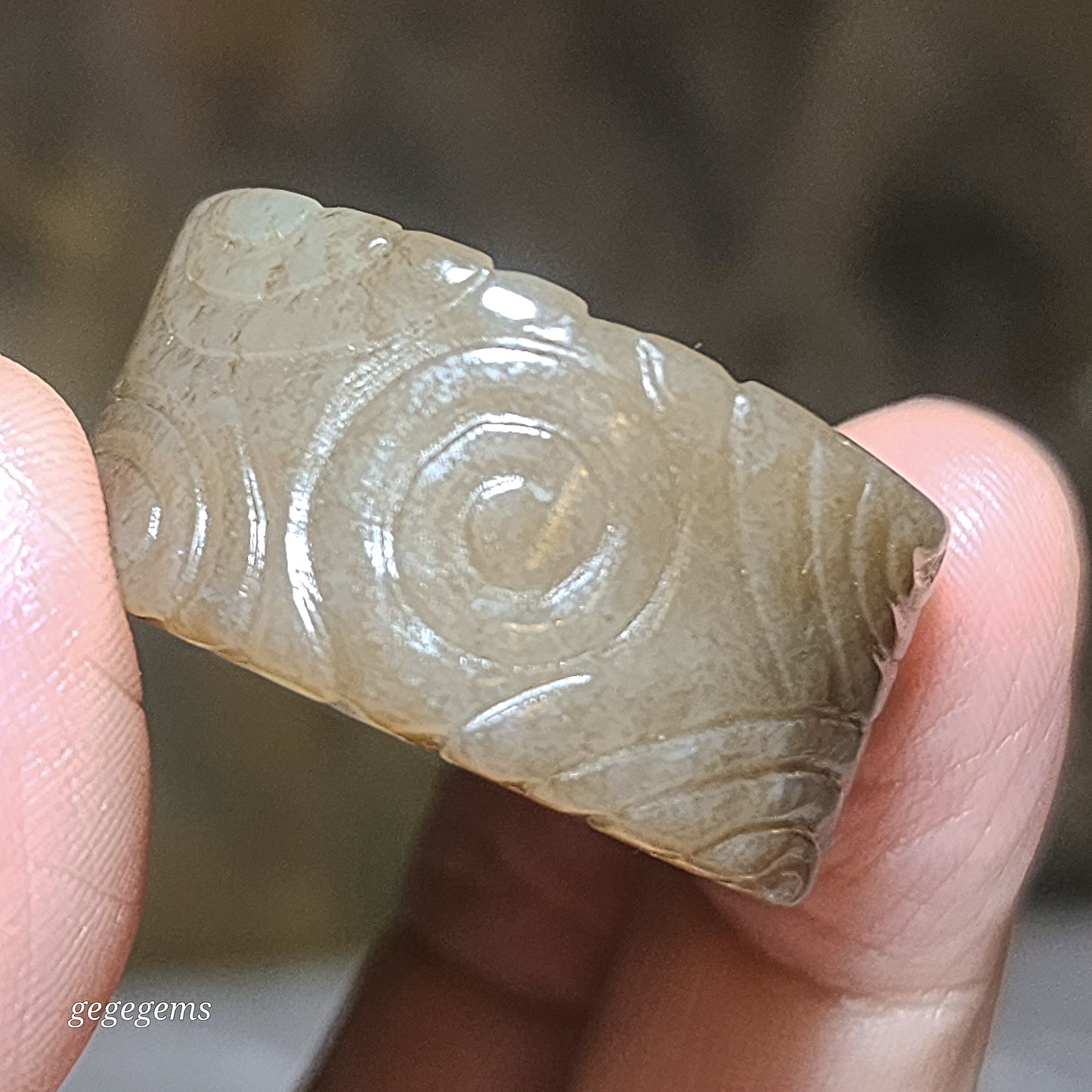 20.9mm Premium Nephrite caramel brown carved Auspicious Cloud thumb ring large ring (with certificate) 优质和田玉且末糖祥云扳指大戒指(带证书)