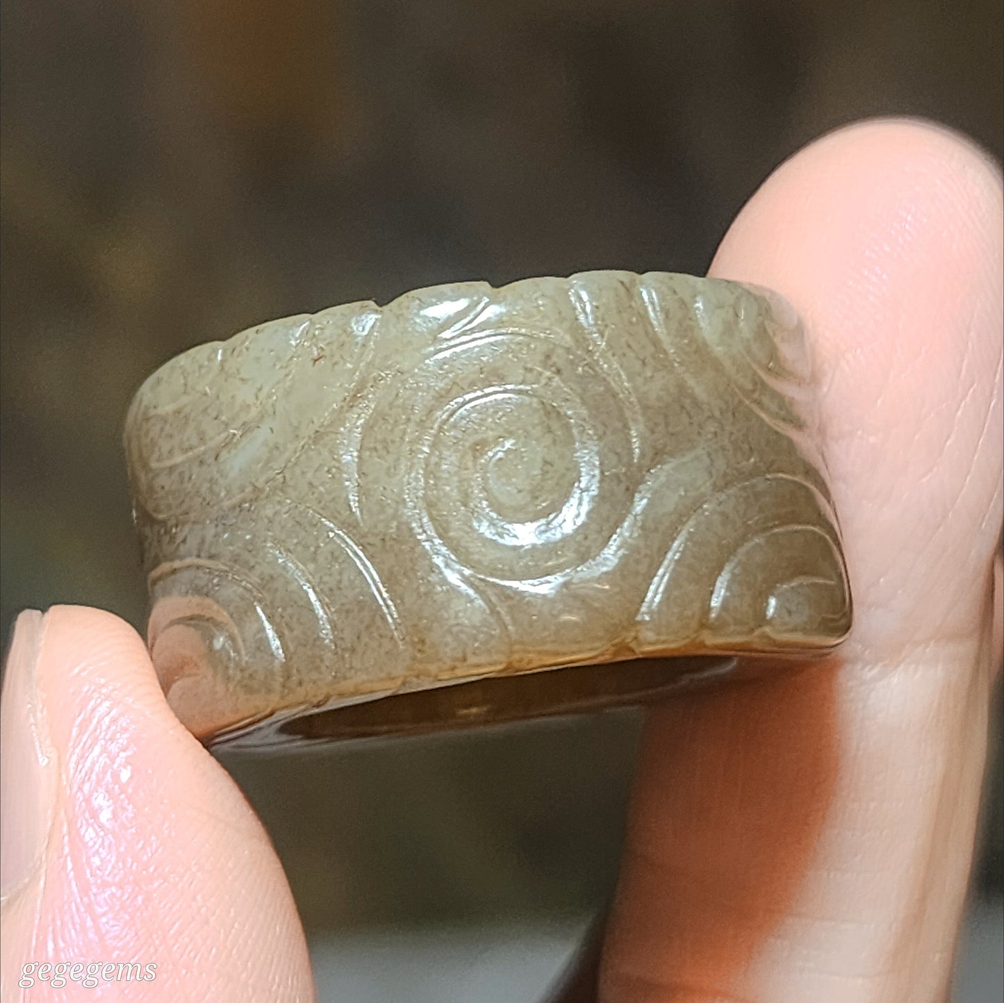 20.9mm Premium Nephrite caramel brown carved Auspicious Cloud thumb ring large ring (with certificate) 优质和田玉且末糖祥云扳指大戒指(带证书)