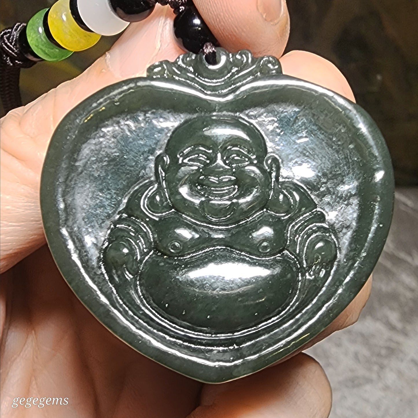 Nephrite good greasiness green Buddha in One's Heart pendant (with certificate) 且末和田玉油润佛在心中吊坠(带证书)