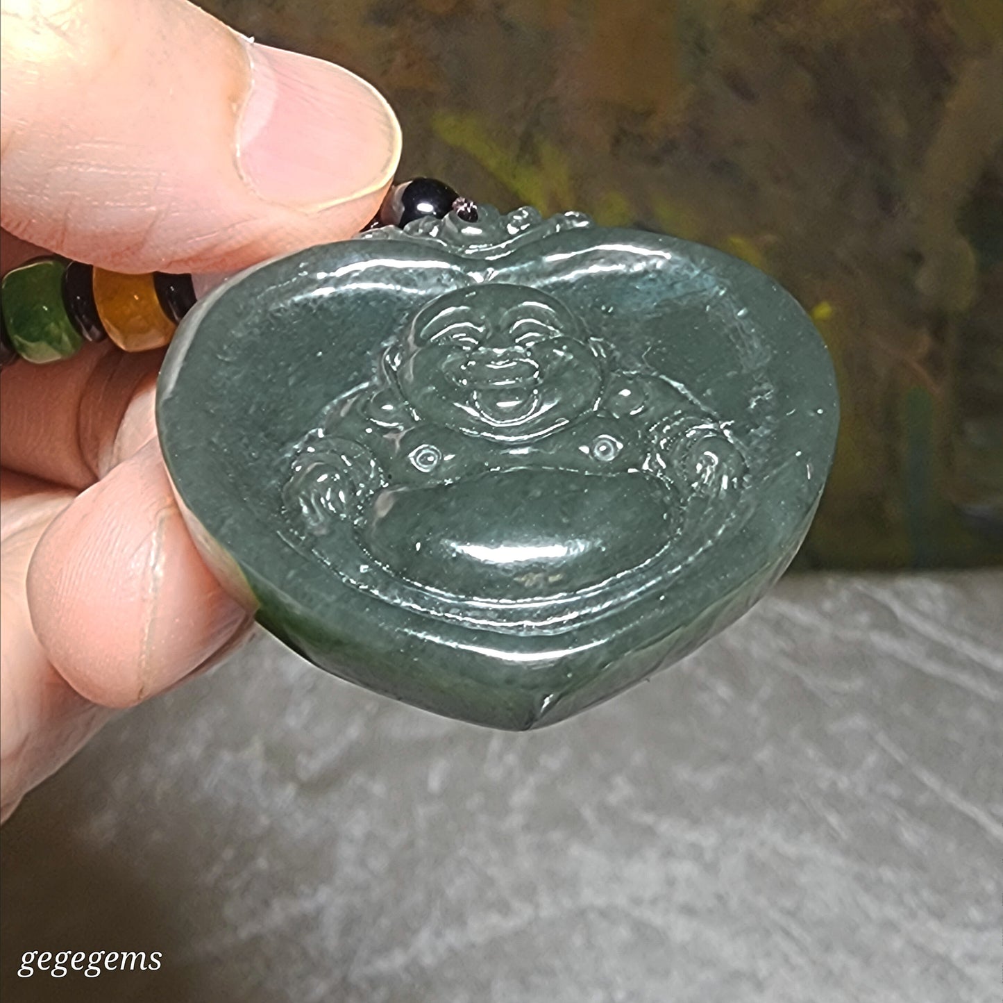 Nephrite good greasiness green Buddha in One's Heart pendant (with certificate) 且末和田玉油润佛在心中吊坠(带证书)