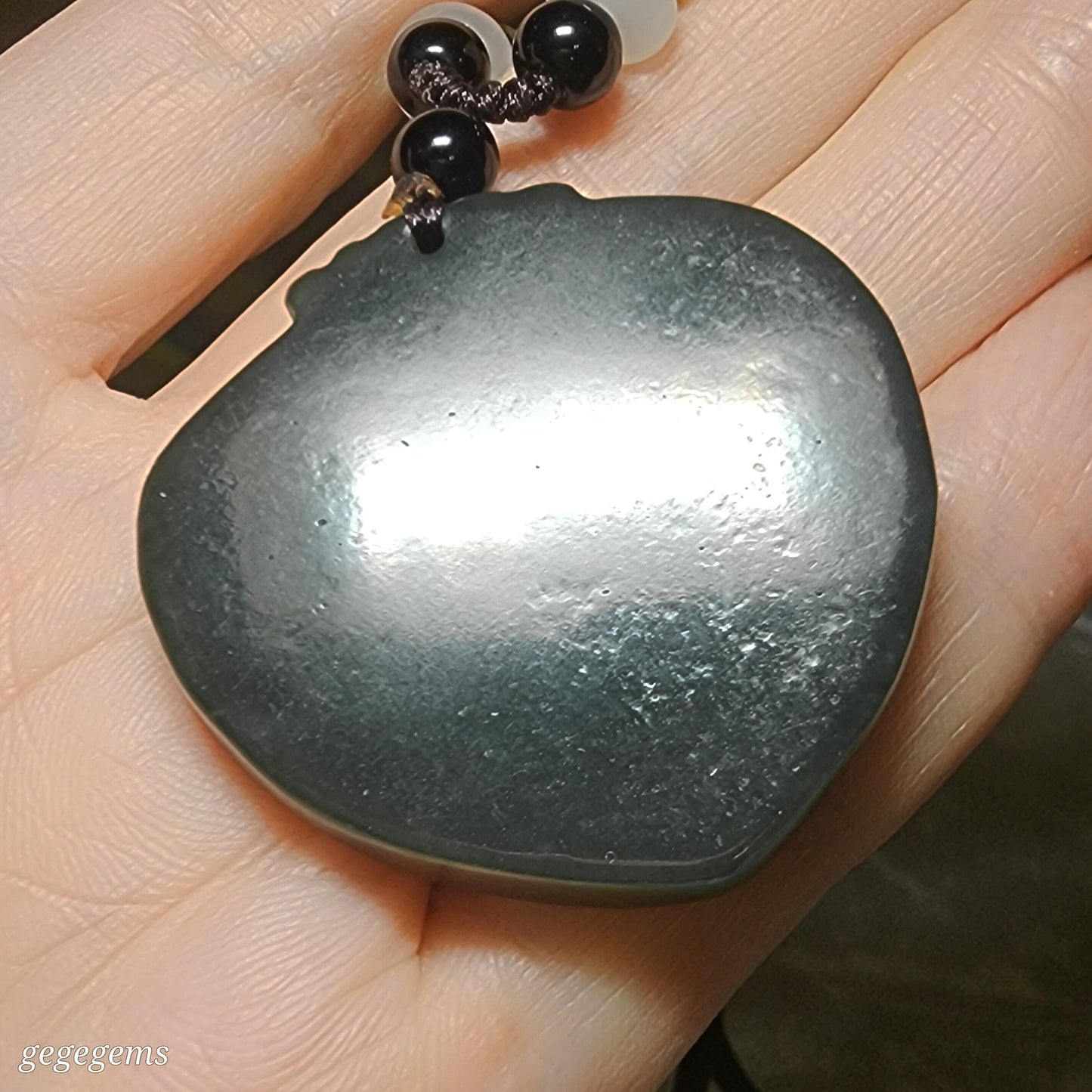 Nephrite good greasiness green Buddha in One's Heart pendant (with certificate) 且末和田玉油润佛在心中吊坠(带证书)