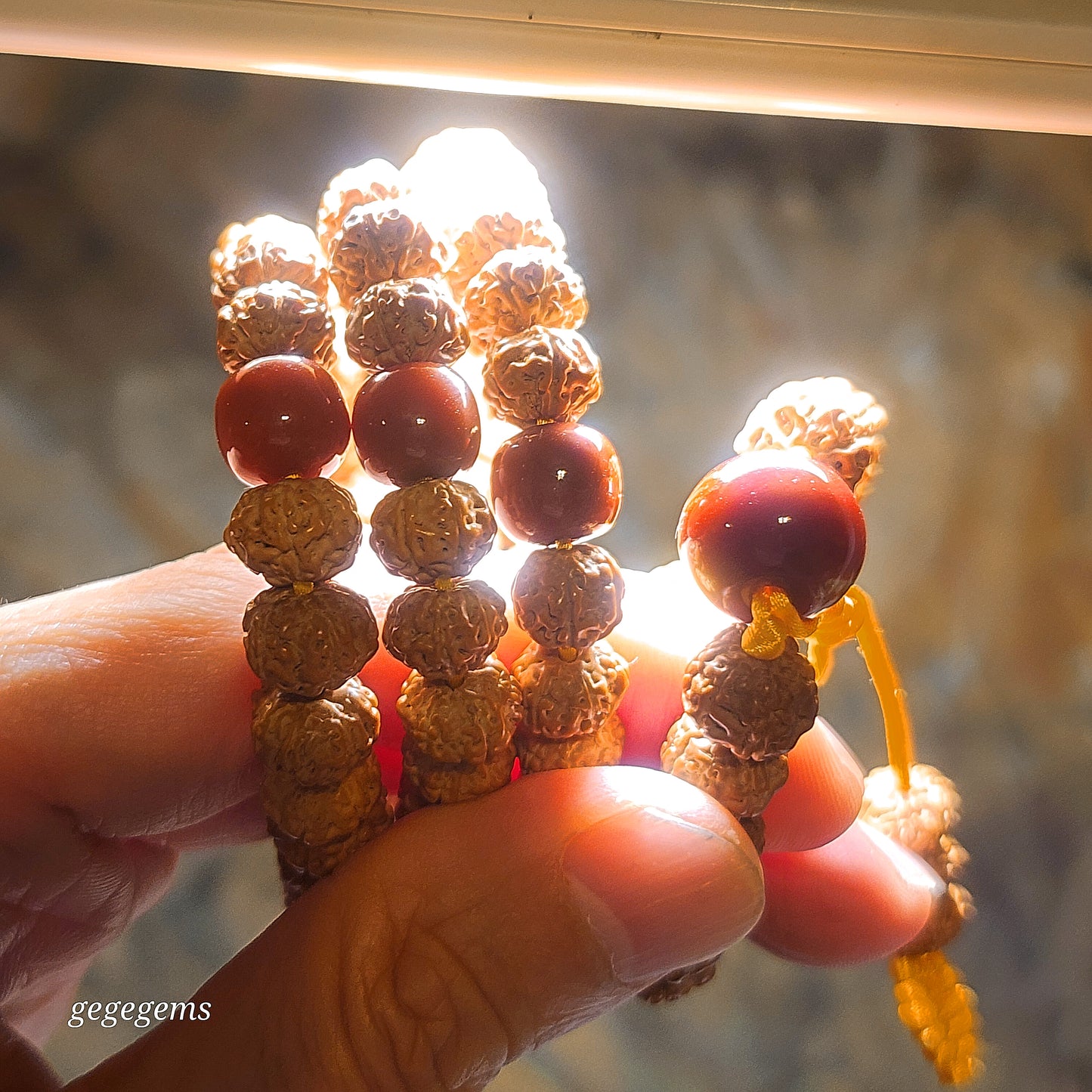 [Sold] Gegegems Creation 9.2mm 6 Mukhi (Faces) high density high oil content "Tree King" "Full Body" Rudraksha 108 necklace with a 13.5mm The Warring States Sardonyx Lu Lu Tong & 3 Waxi Nan Hong traditional old style beads 高油六瓣树王铁籽爆肉小金刚菩提108项链配战国红瓦西南红