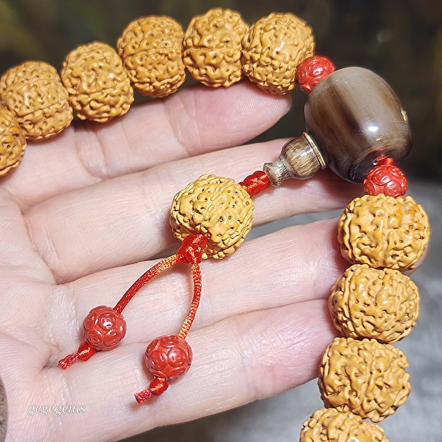 Gegegems Creation 15.5mm+ small species Rudraksha 6 Mukhi deep lines Panlong with Tibetan red spots Lightning 5 Eyes Da Luo Dzi & Cinnabar carved coins 18 beads mala handheld bracelet 大尺寸六瓣小金刚菩提深坑盘龙配象雄满朱砂闪电五眼达洛天珠帝皇砂古钱珠藏式三通十八子手持