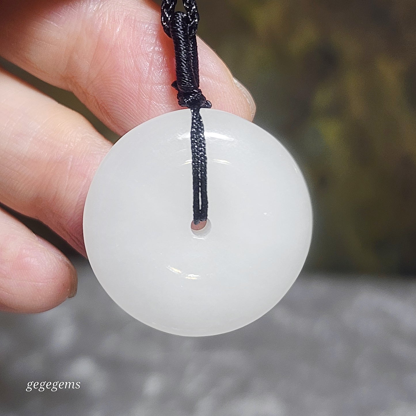 29.5mm Premium White Nephrite Jade Donut pendant [Natural Crystal] 优质润白和田玉平安扣吊坠
