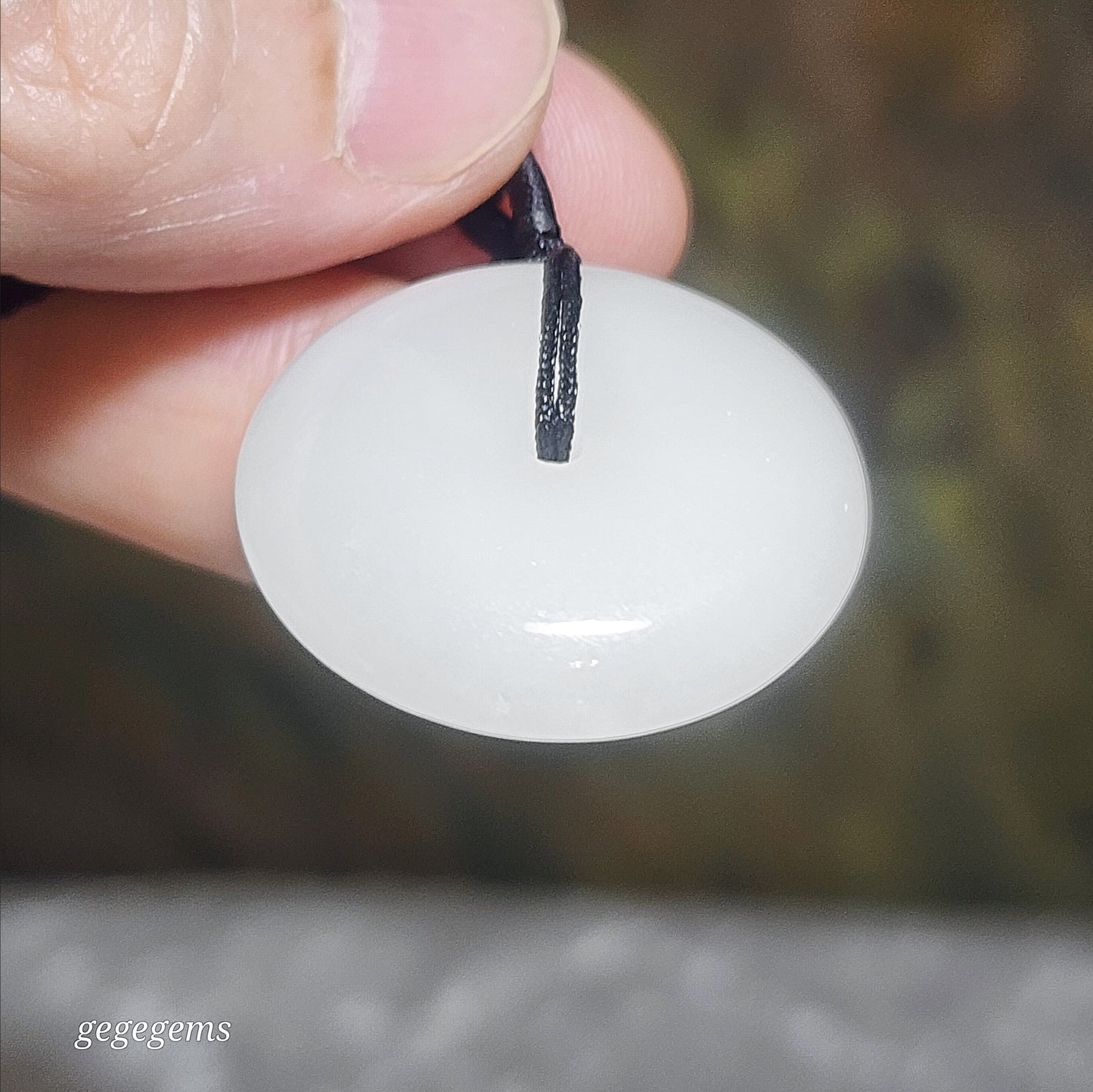 29.5mm Premium White Nephrite Jade Donut pendant [Natural Crystal] 优质润白和田玉平安扣吊坠
