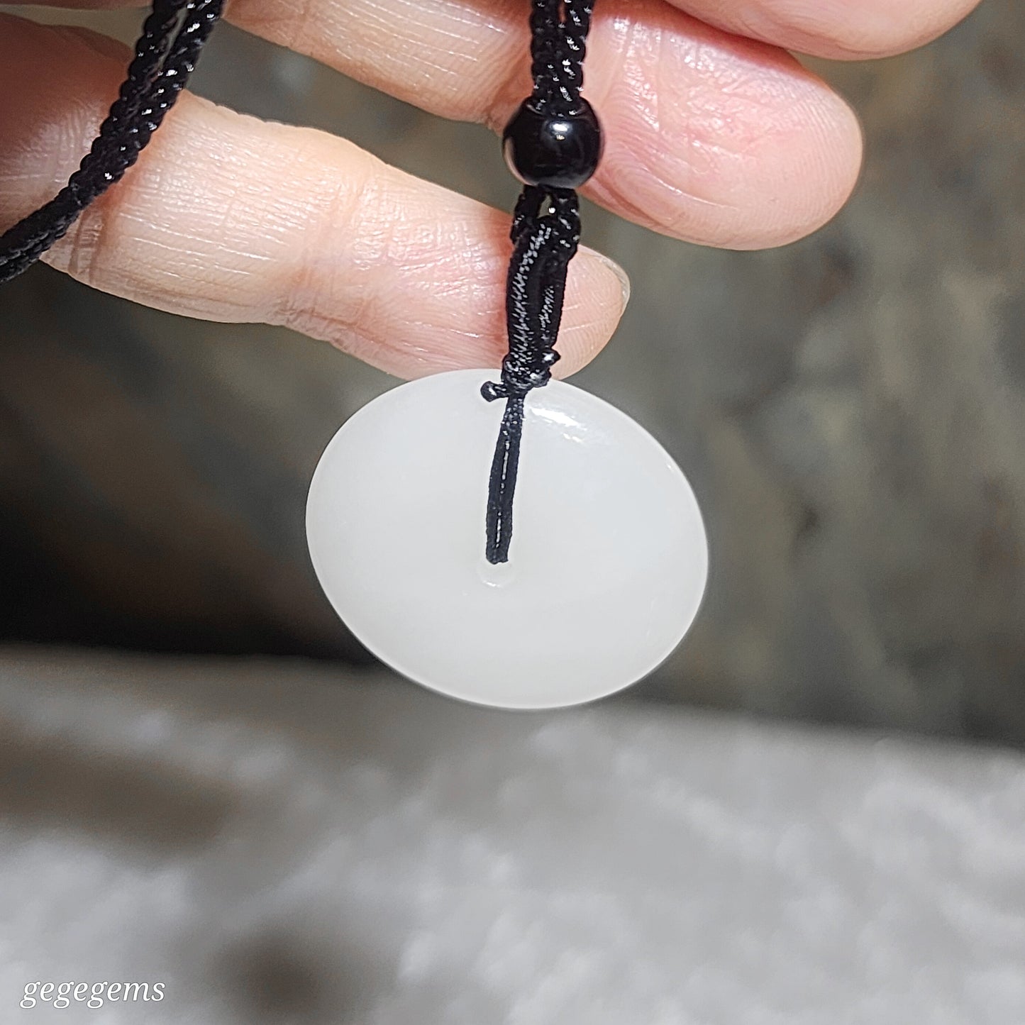 29.5mm Premium White Nephrite Jade Donut pendant [Natural Crystal] 优质润白和田玉平安扣吊坠