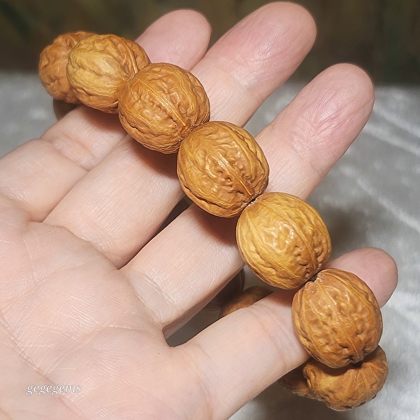 Rare small size 17mm Mentougou pinkish skin 8 ridges Walnut bracelet 罕见小尺寸北京门头沟粉红皮秋子八棱手链