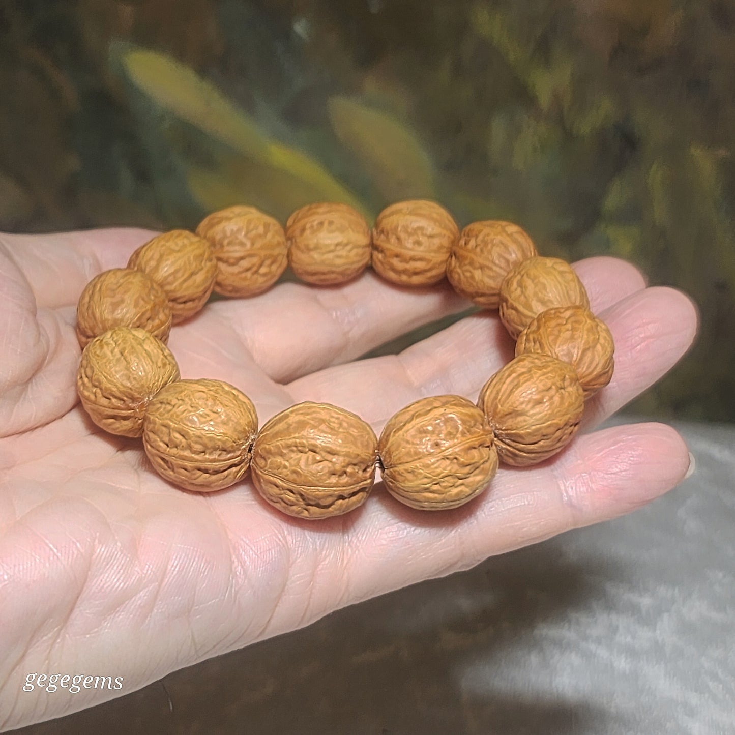 Rare small size 17mm Mentougou pinkish skin 8 ridges Walnut bracelet 罕见小尺寸北京门头沟粉红皮秋子八棱手链