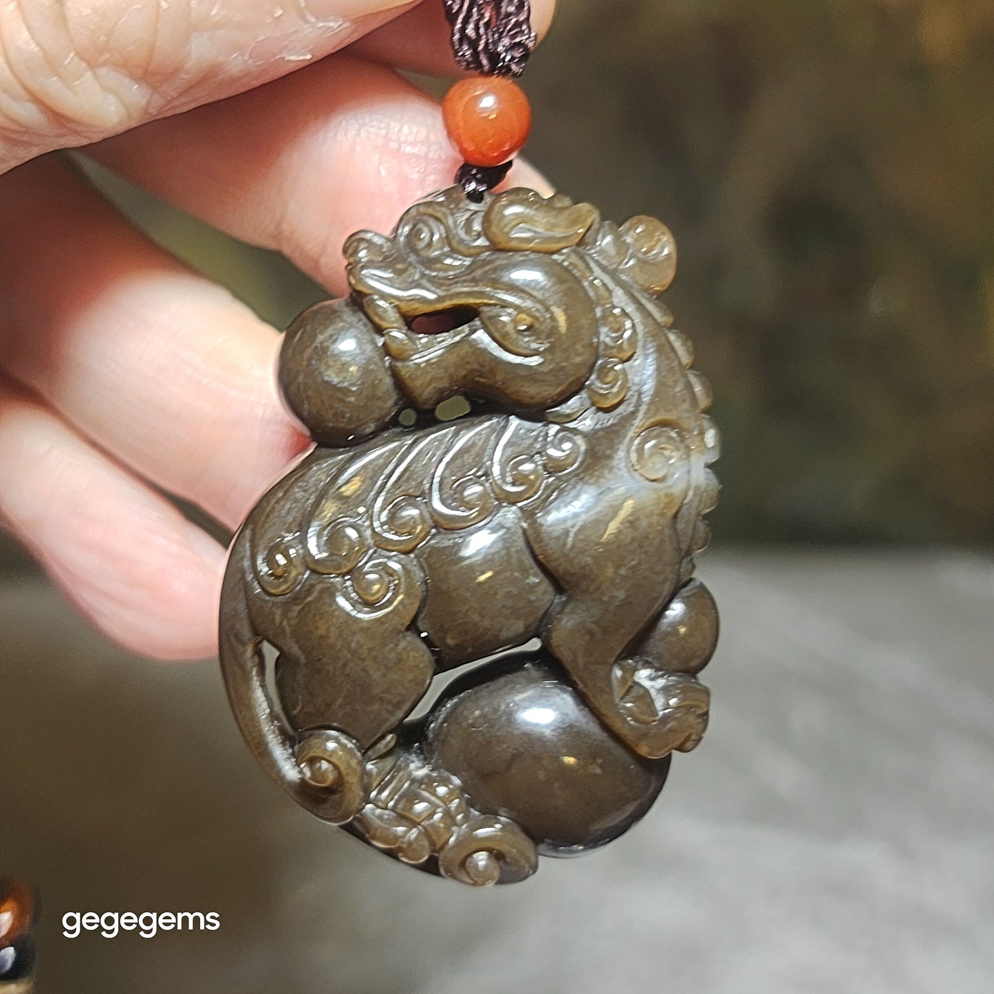 Premium Nephrite deep caramel brown greasy 3 dimensional Pi Xiu pendant (with certificate) 精品且末和田玉老褐糖油润立体貔貅吊坠(带证书)