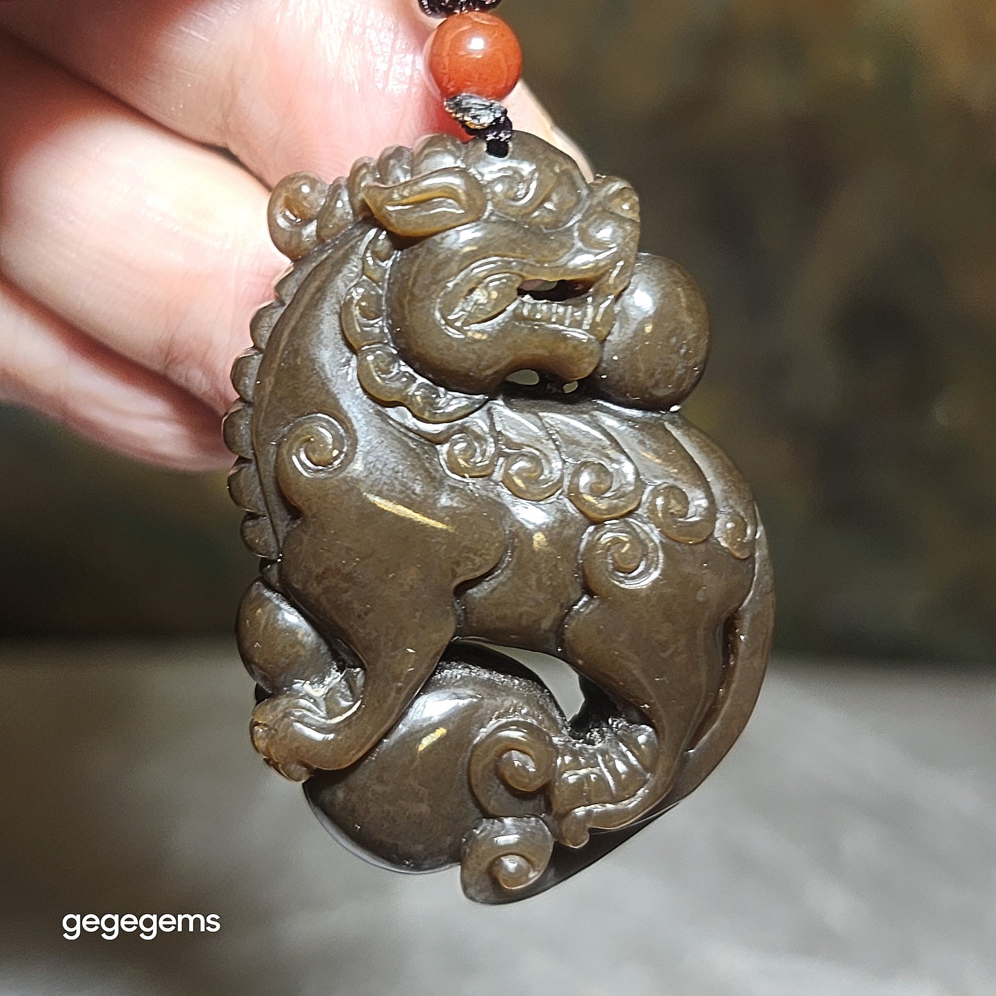 Premium Nephrite deep caramel brown greasy 3 dimensional Pi Xiu pendant (with certificate) 精品且末和田玉老褐糖油润立体貔貅吊坠(带证书)